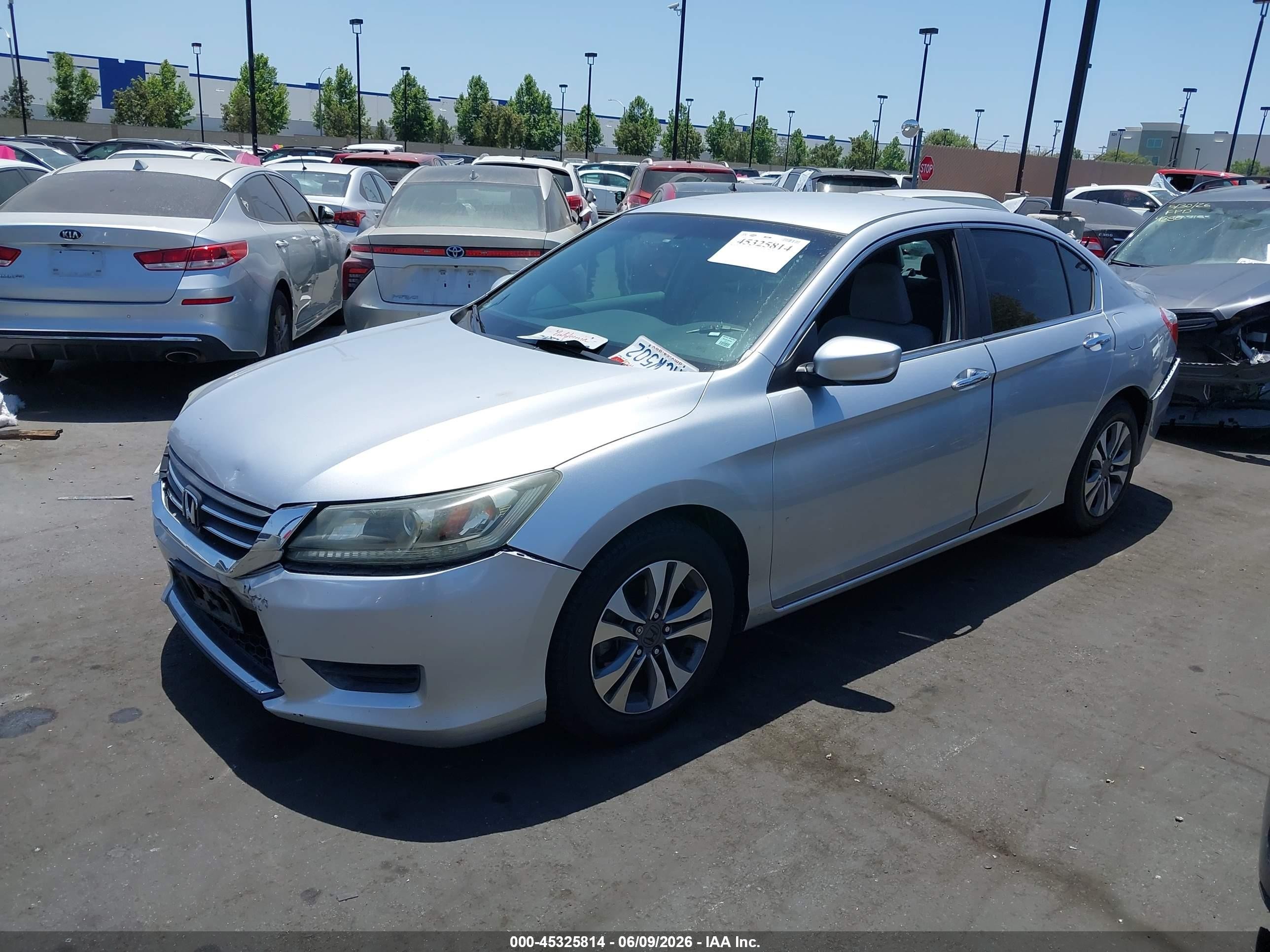 2013 Honda Accord Lx Silver vin: 1HGCR2F37DA141634
