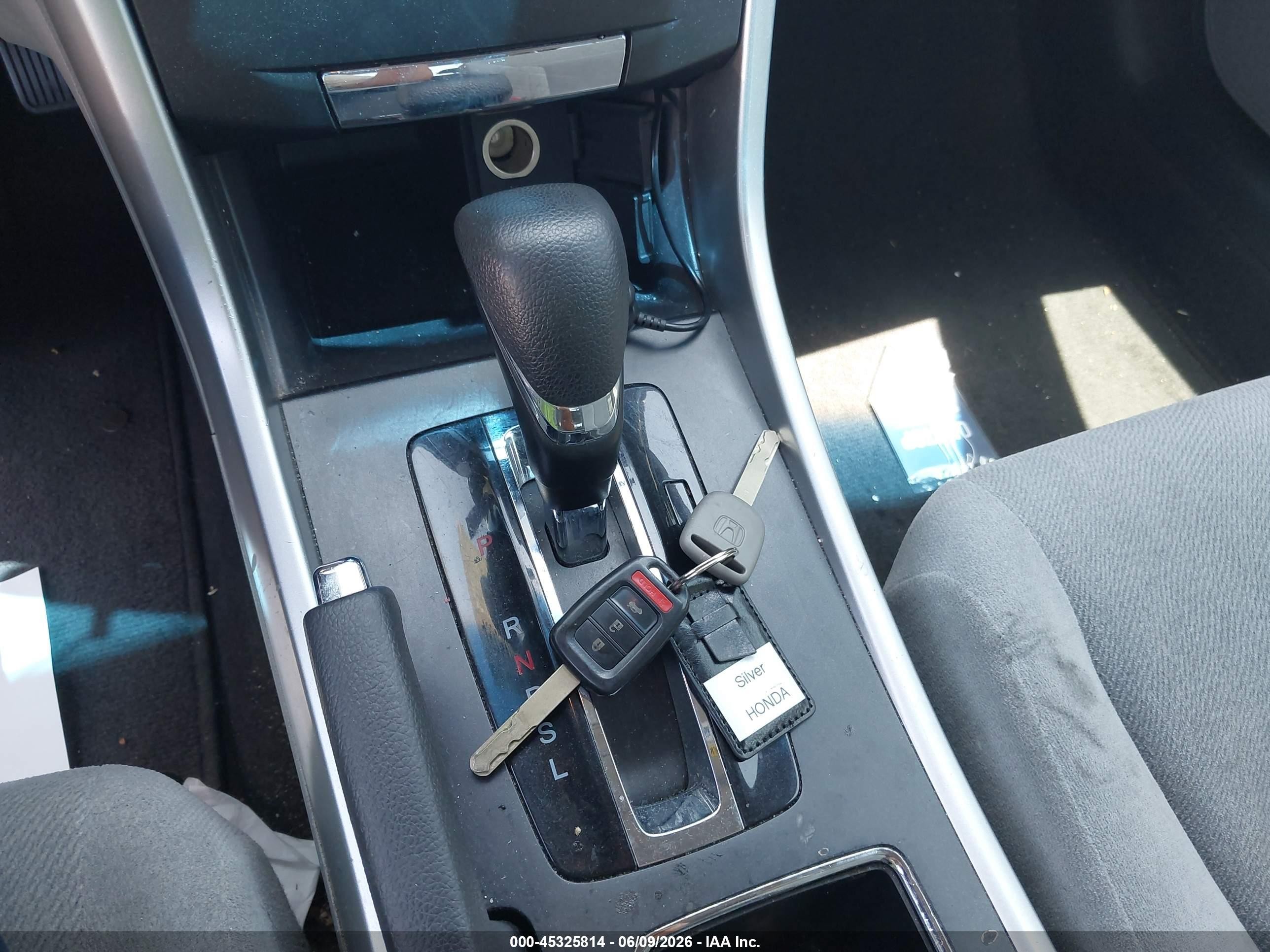 2013 Honda Accord Lx Silver vin: 1HGCR2F37DA141634