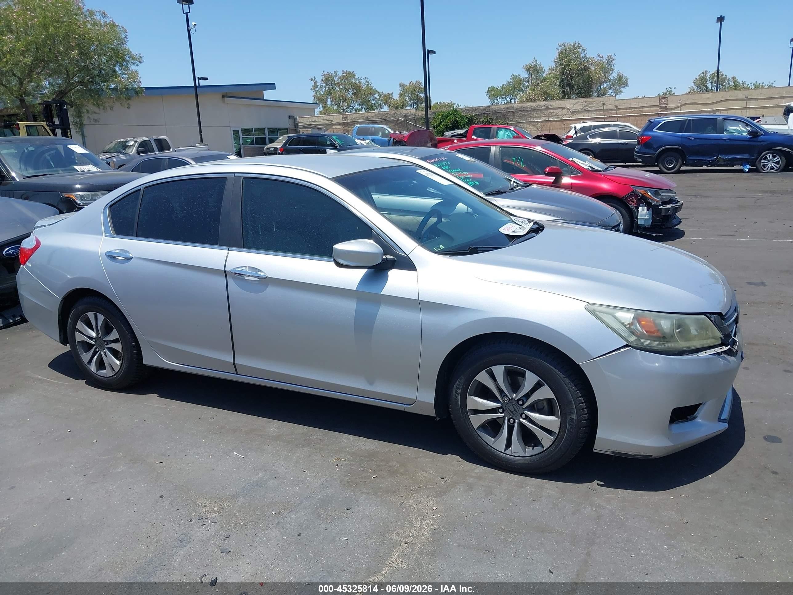 2013 Honda Accord Lx Silver vin: 1HGCR2F37DA141634