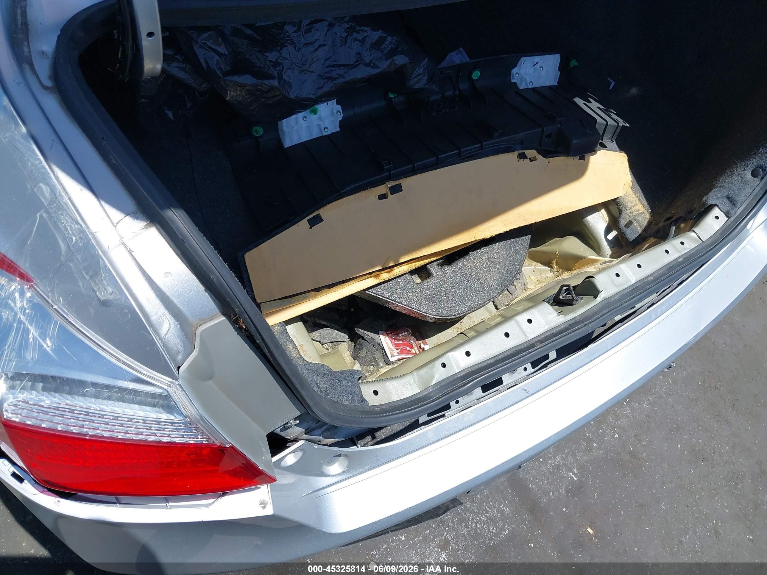 2013 Honda Accord Lx Silver vin: 1HGCR2F37DA141634
