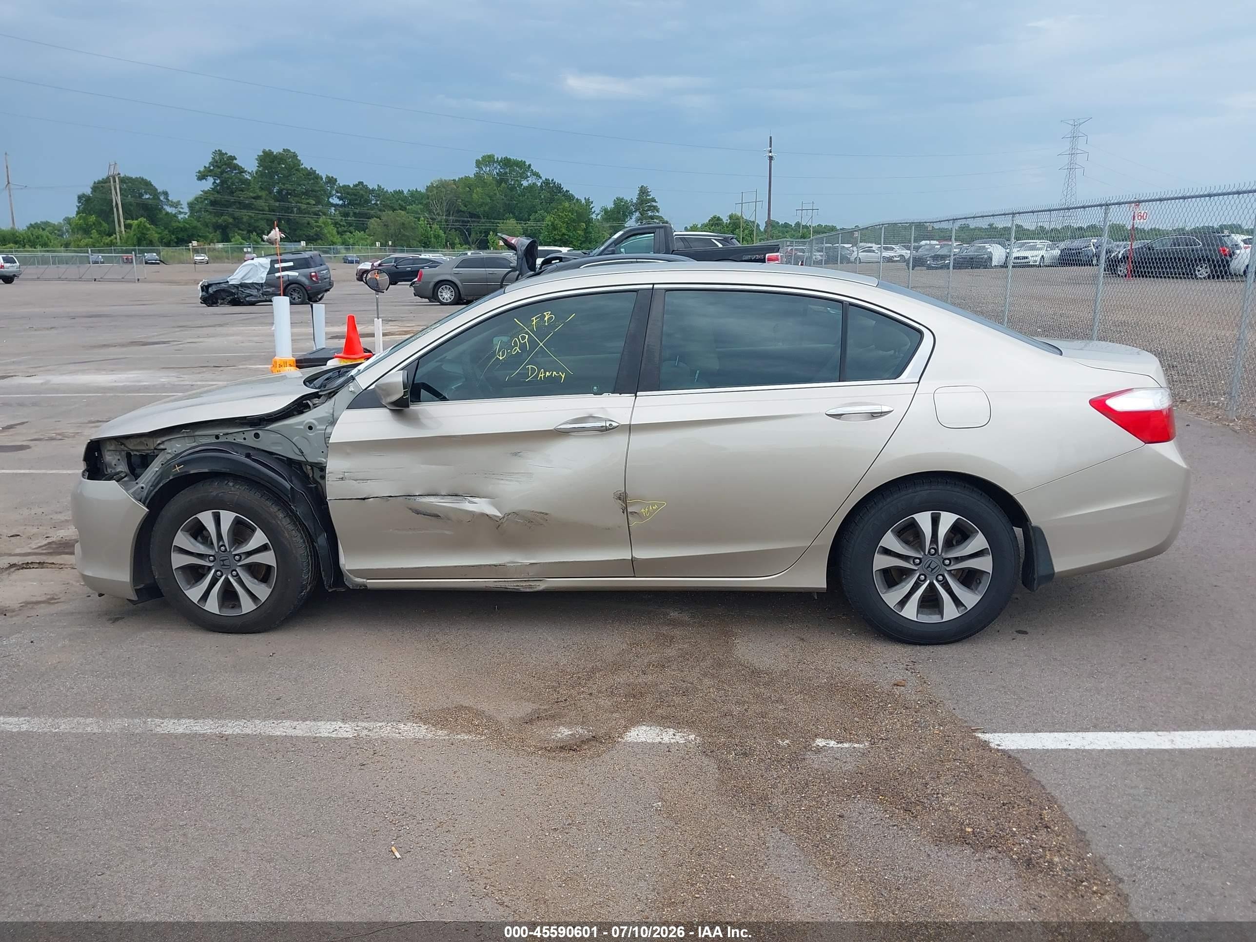 2013 Honda Accord Lx Tan vin: 1HGCR2F37DA146865