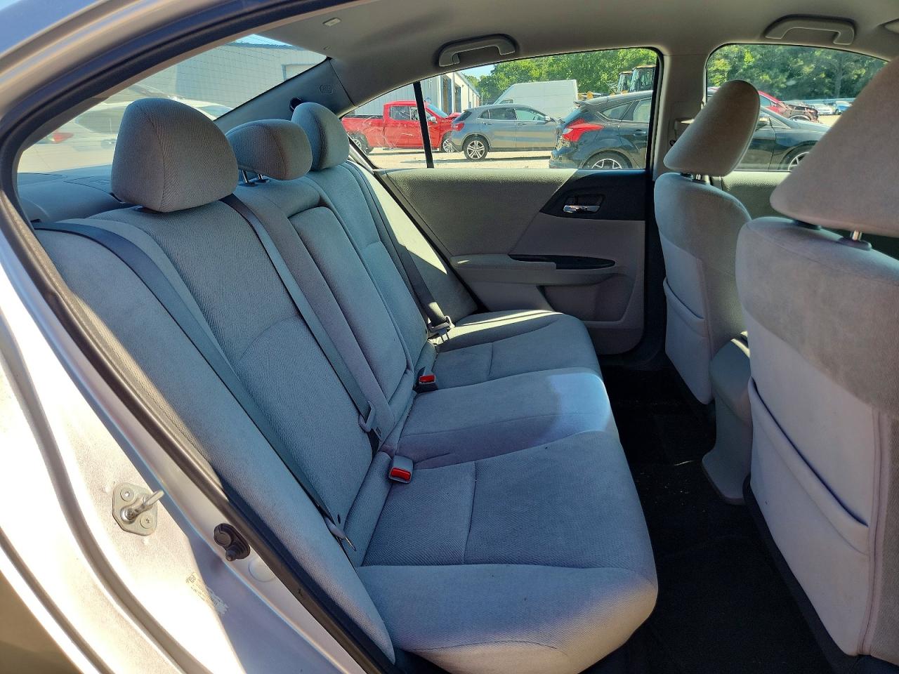 2013 Honda Accord Lx Silver vin: 1HGCR2F37DA206725