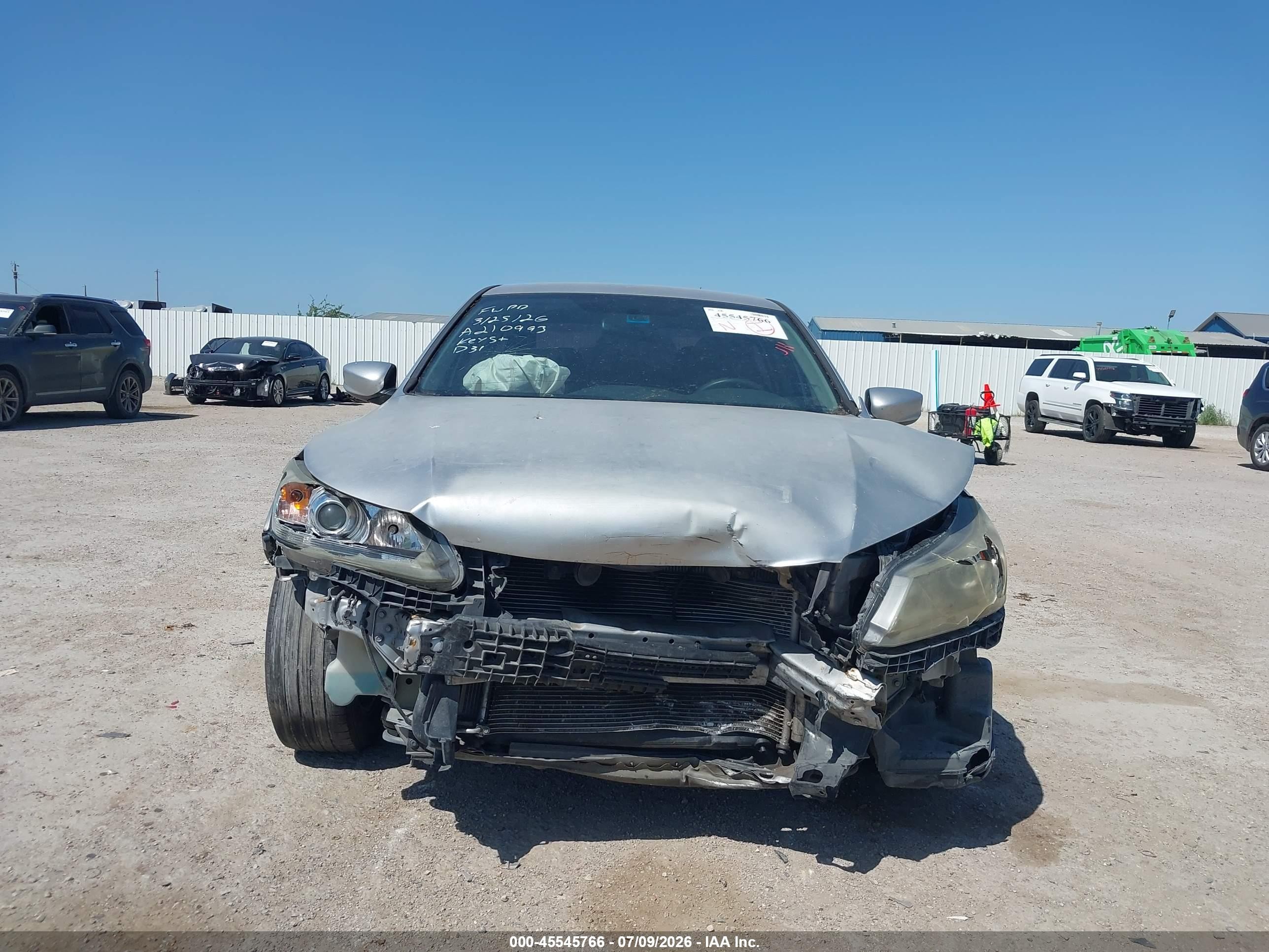 2013 Honda Accord Lx Серебряный vin: 1HGCR2F37DA245072