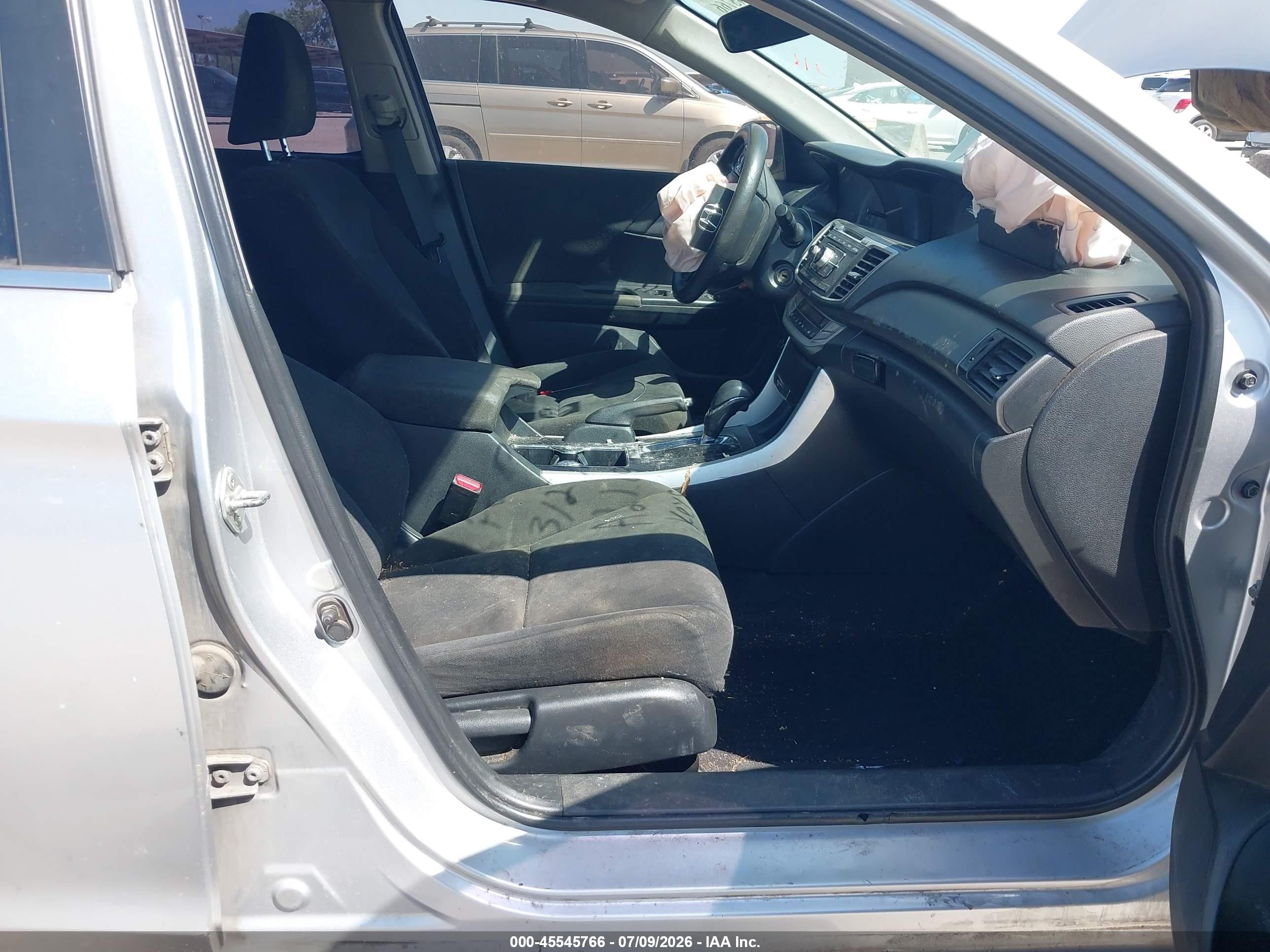 2013 Honda Accord Lx Серебряный vin: 1HGCR2F37DA245072