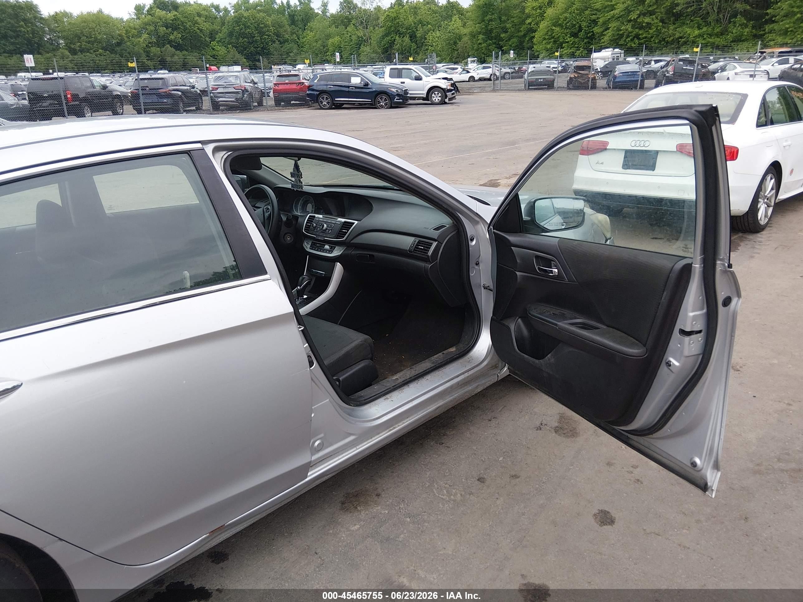 2014 Honda Accord Lx Silver vin: 1HGCR2F37EA076589