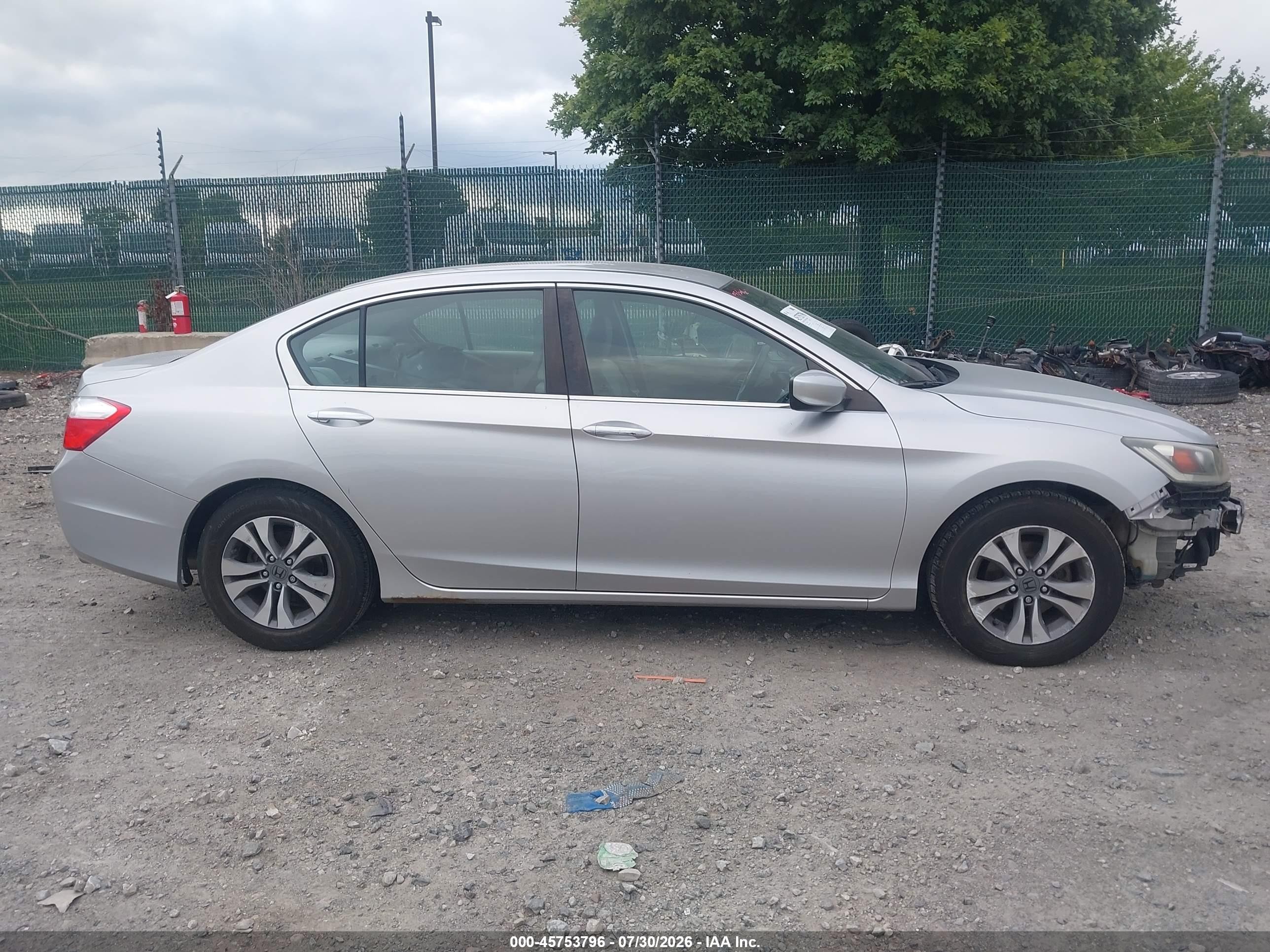 2015 Honda Accord Lx Silver vin: 1HGCR2F37FA028057