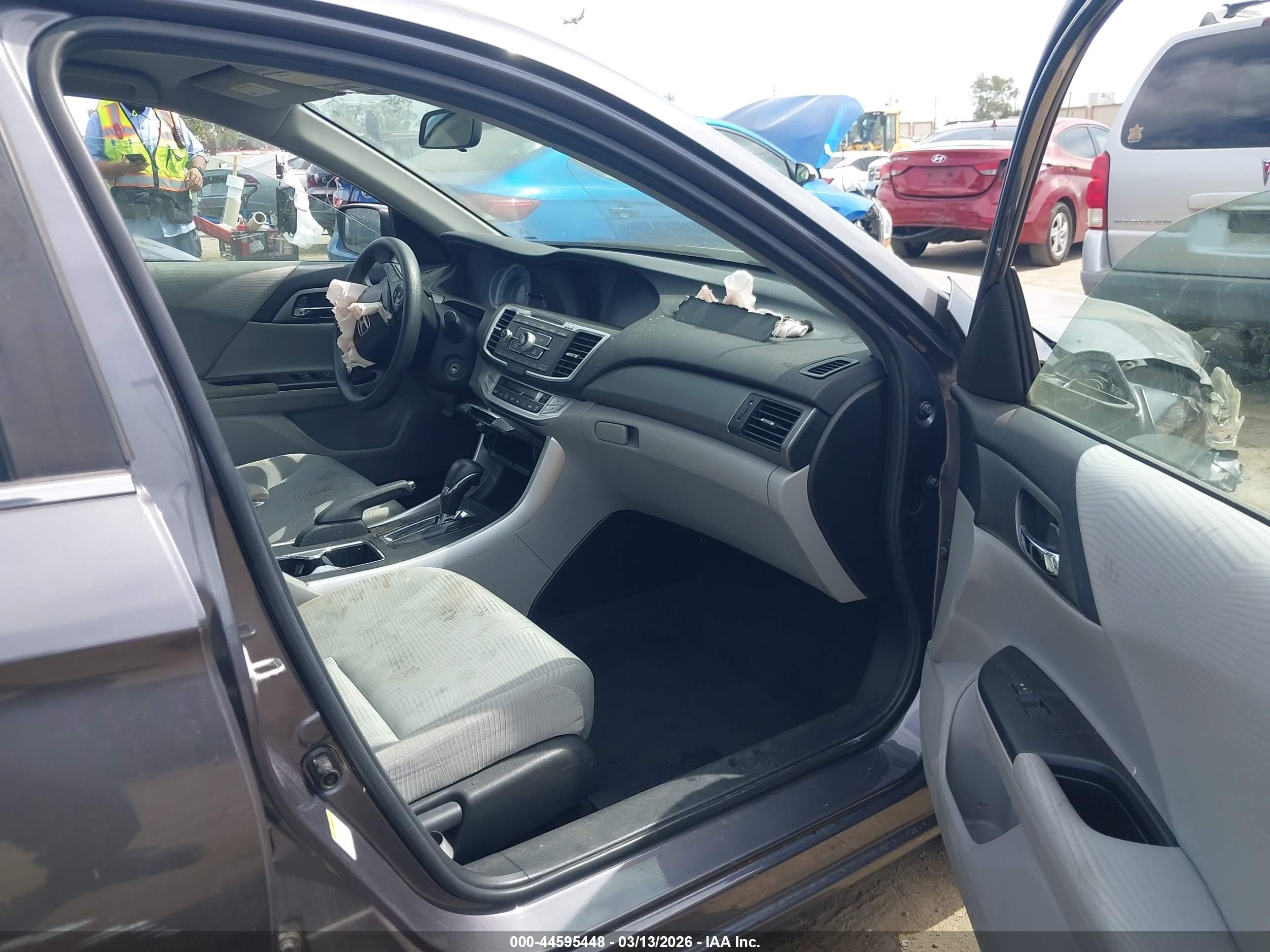 2015 Honda Accord Lx Серый vin: 1HGCR2F37FA079025