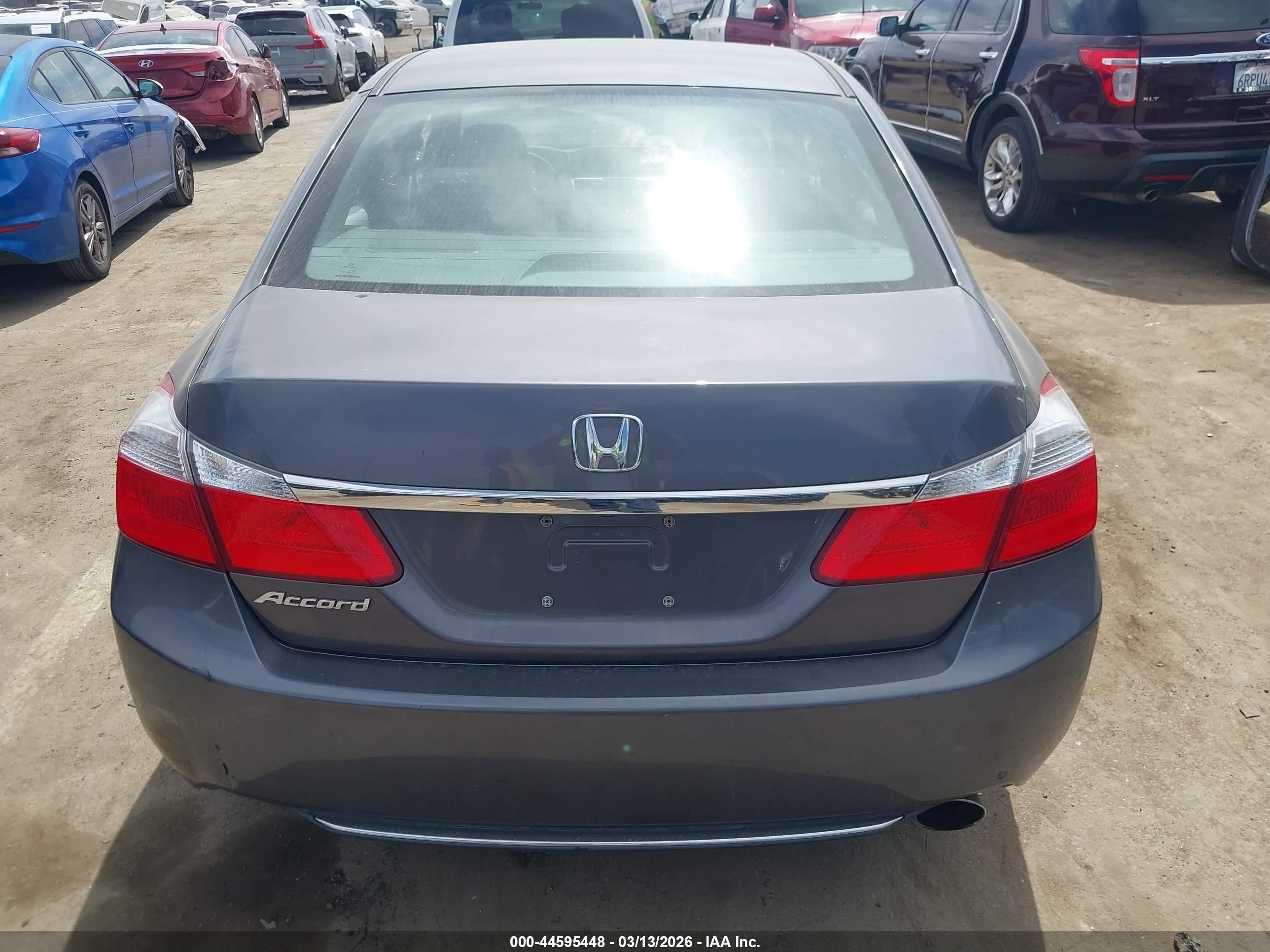 2015 Honda Accord Lx Серый vin: 1HGCR2F37FA079025