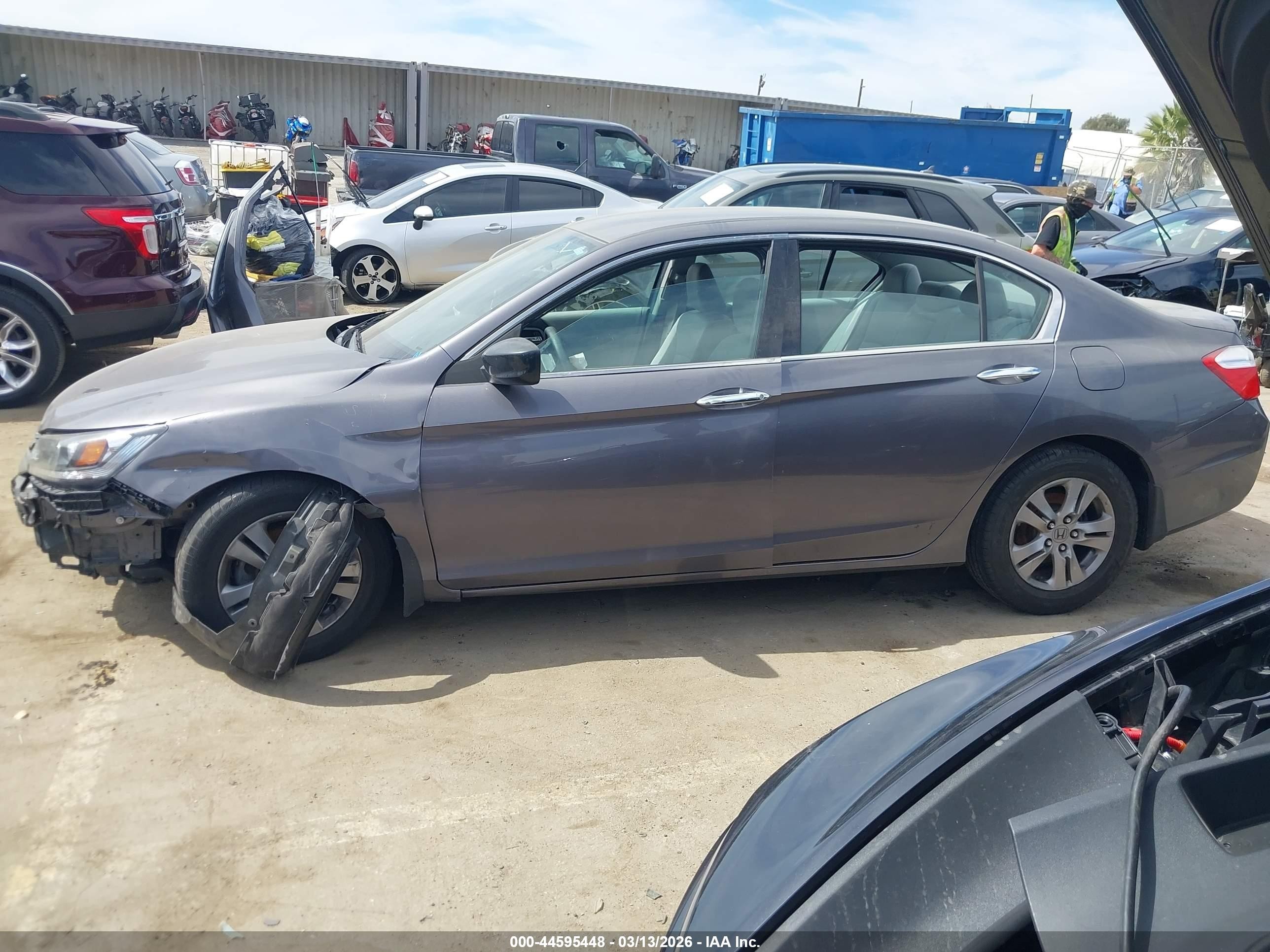 2015 Honda Accord Lx Серый vin: 1HGCR2F37FA079025