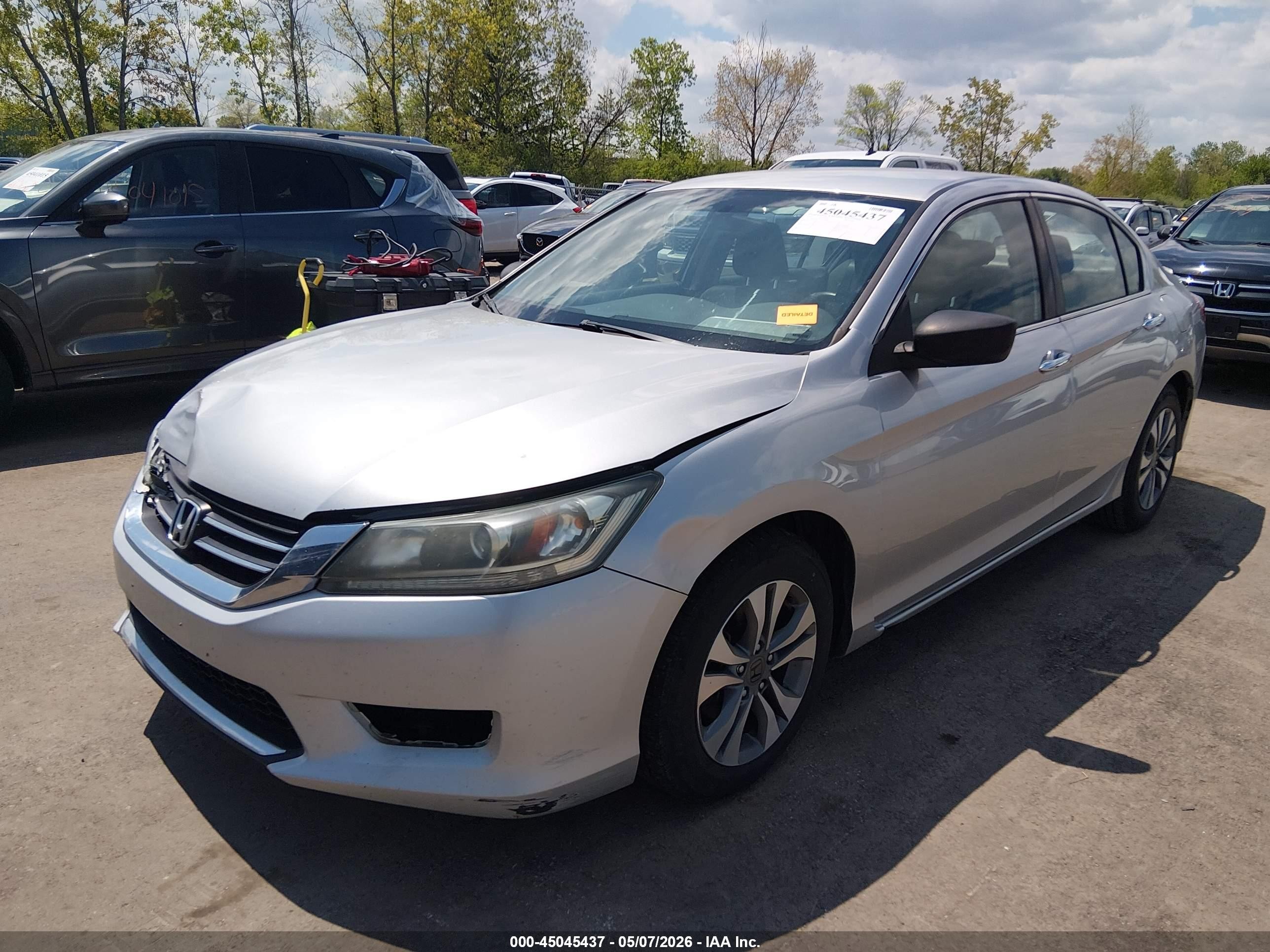 2015 Honda Accord Lx Серебряный vin: 1HGCR2F37FA118096