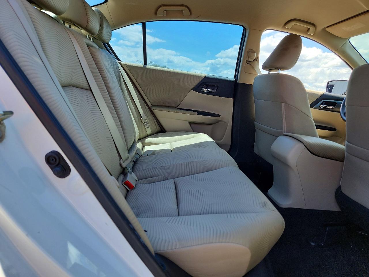 2015 Honda Accord Lx White vin: 1HGCR2F37FA124626