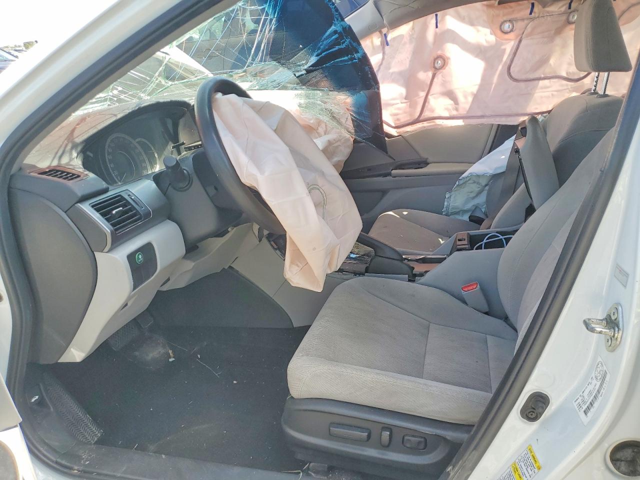 2015 Honda Accord Lx White vin: 1HGCR2F37FA810715