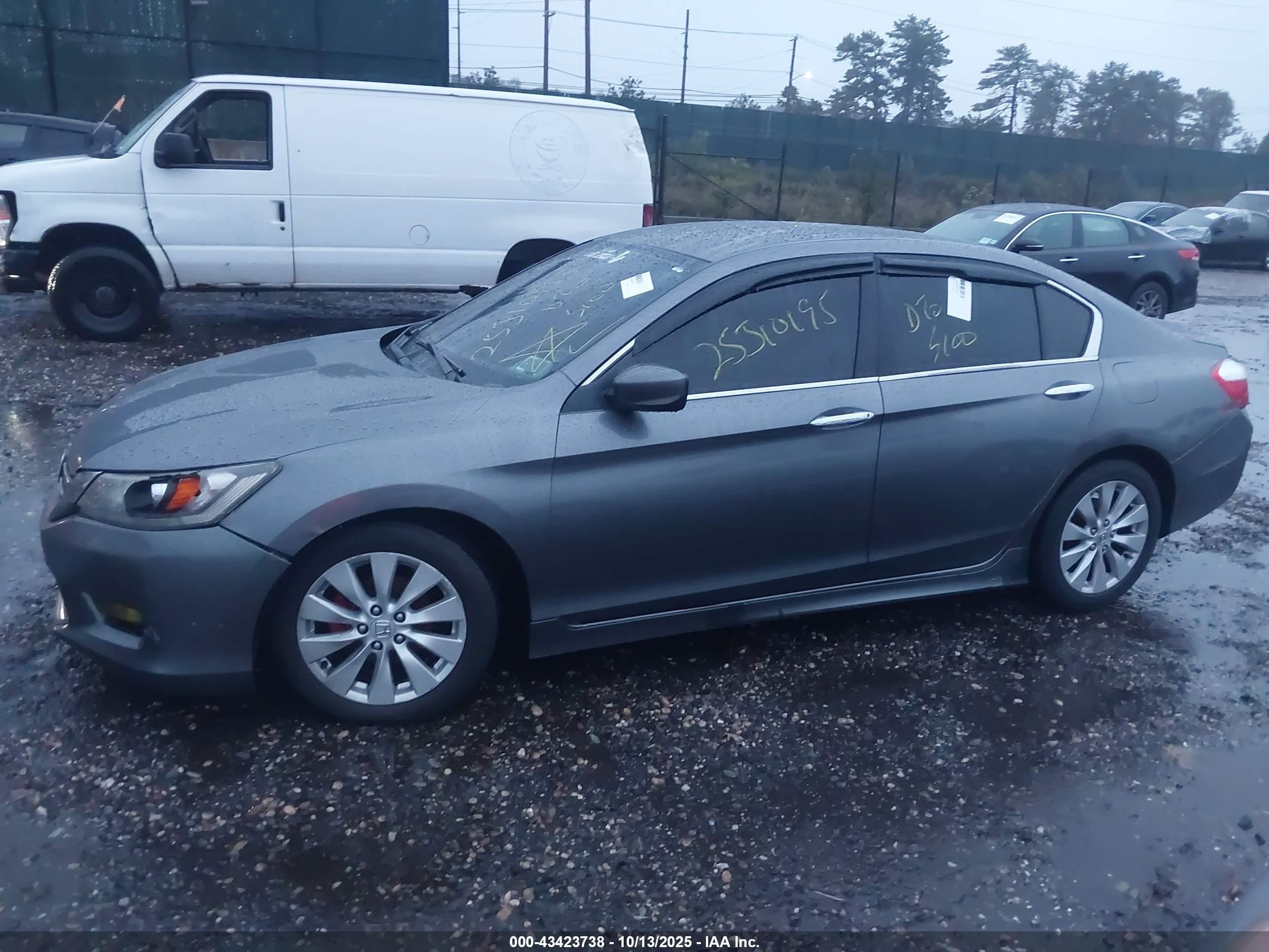 2013 Honda Accord Lx Серый vin: 1HGCR2F38DA005514