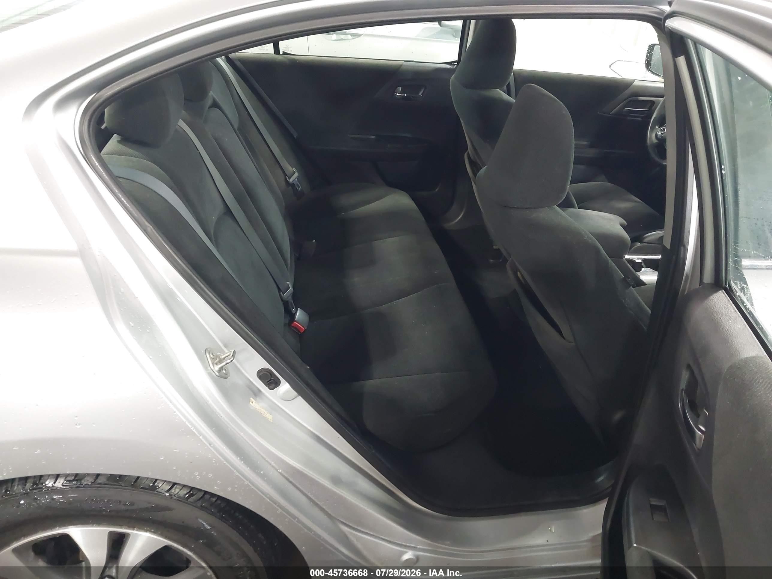 2013 Honda Accord Lx Silver vin: 1HGCR2F38DA050386