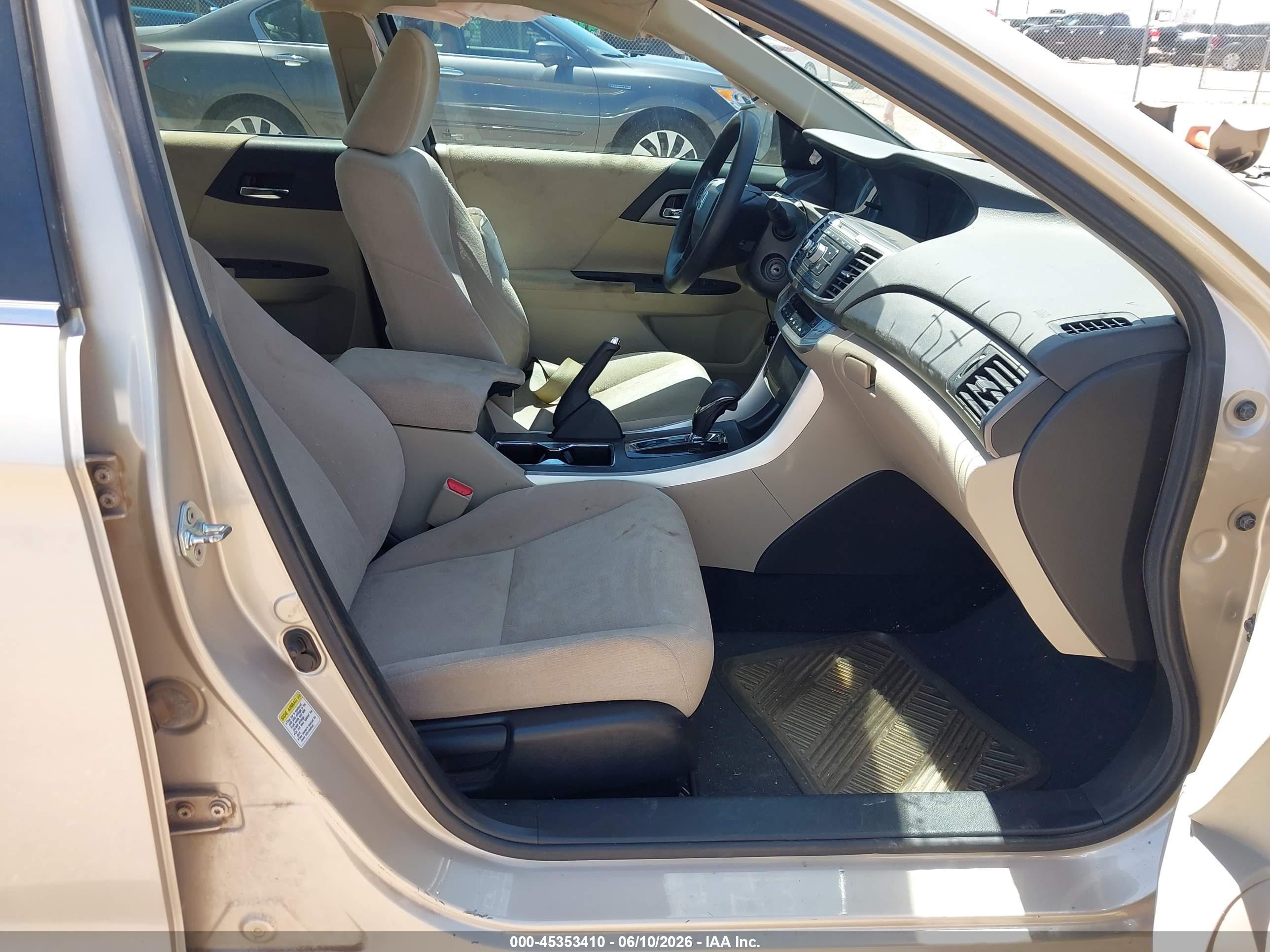 2013 Honda Accord Lx Silver vin: 1HGCR2F38DA144574