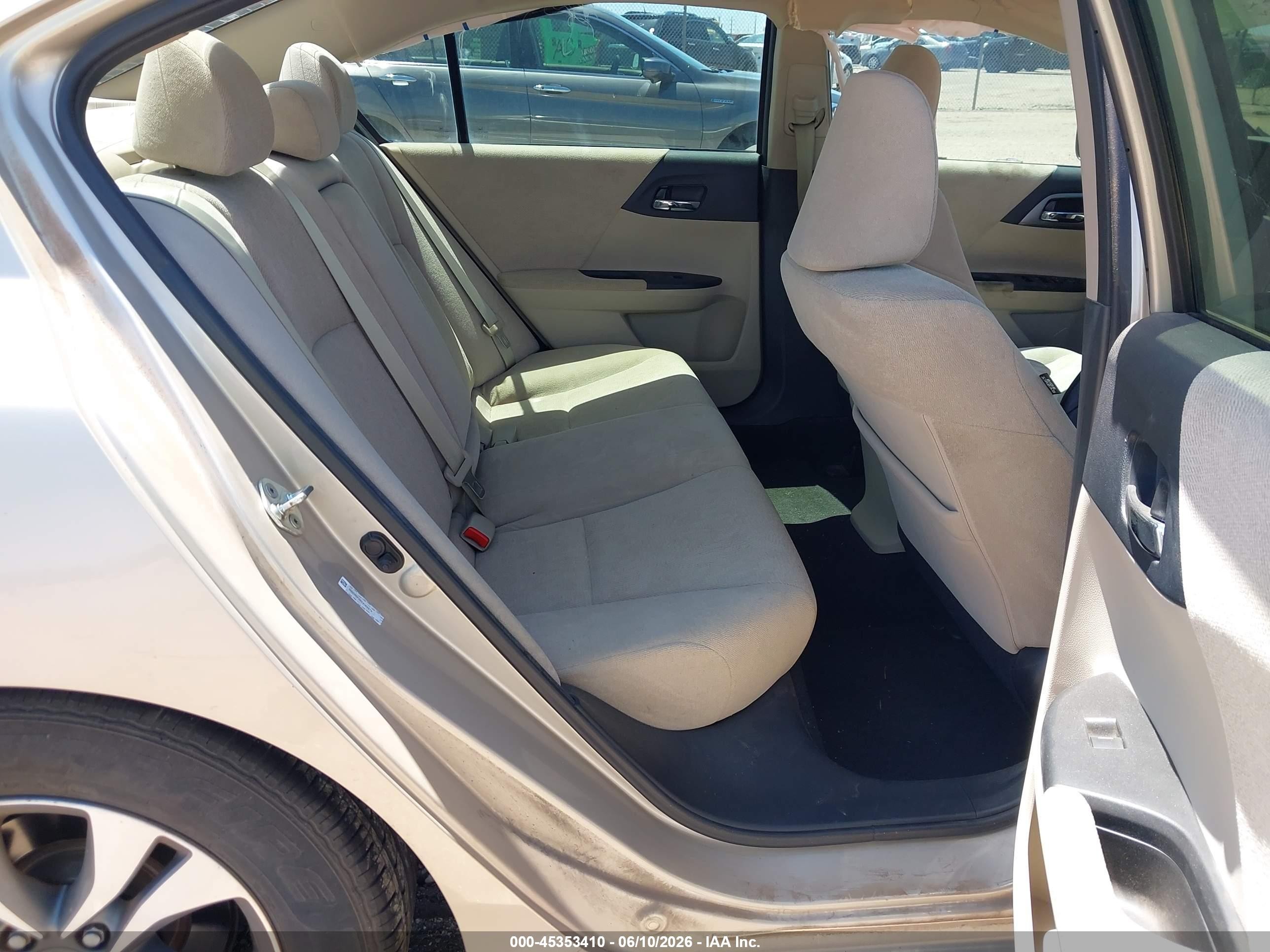 2013 Honda Accord Lx Silver vin: 1HGCR2F38DA144574