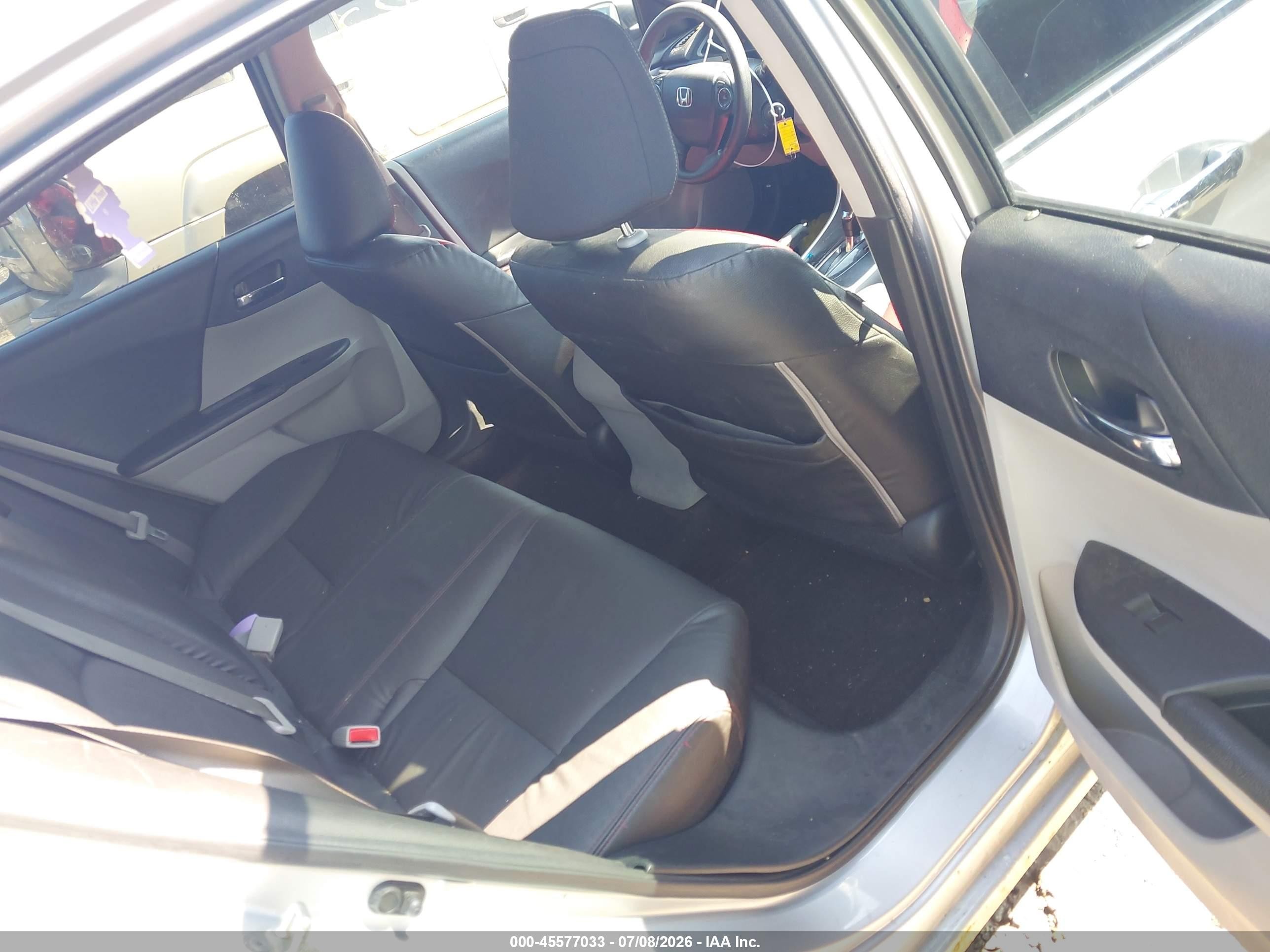 2013 Honda Accord Lx Silver vin: 1HGCR2F38DA233982
