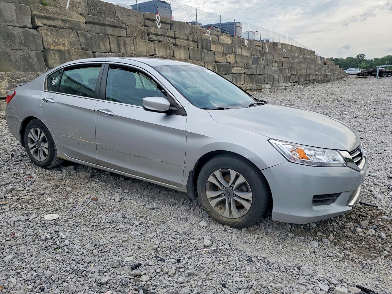 2014 Honda Accord Lx Silver vin: 1HGCR2F38EA007779