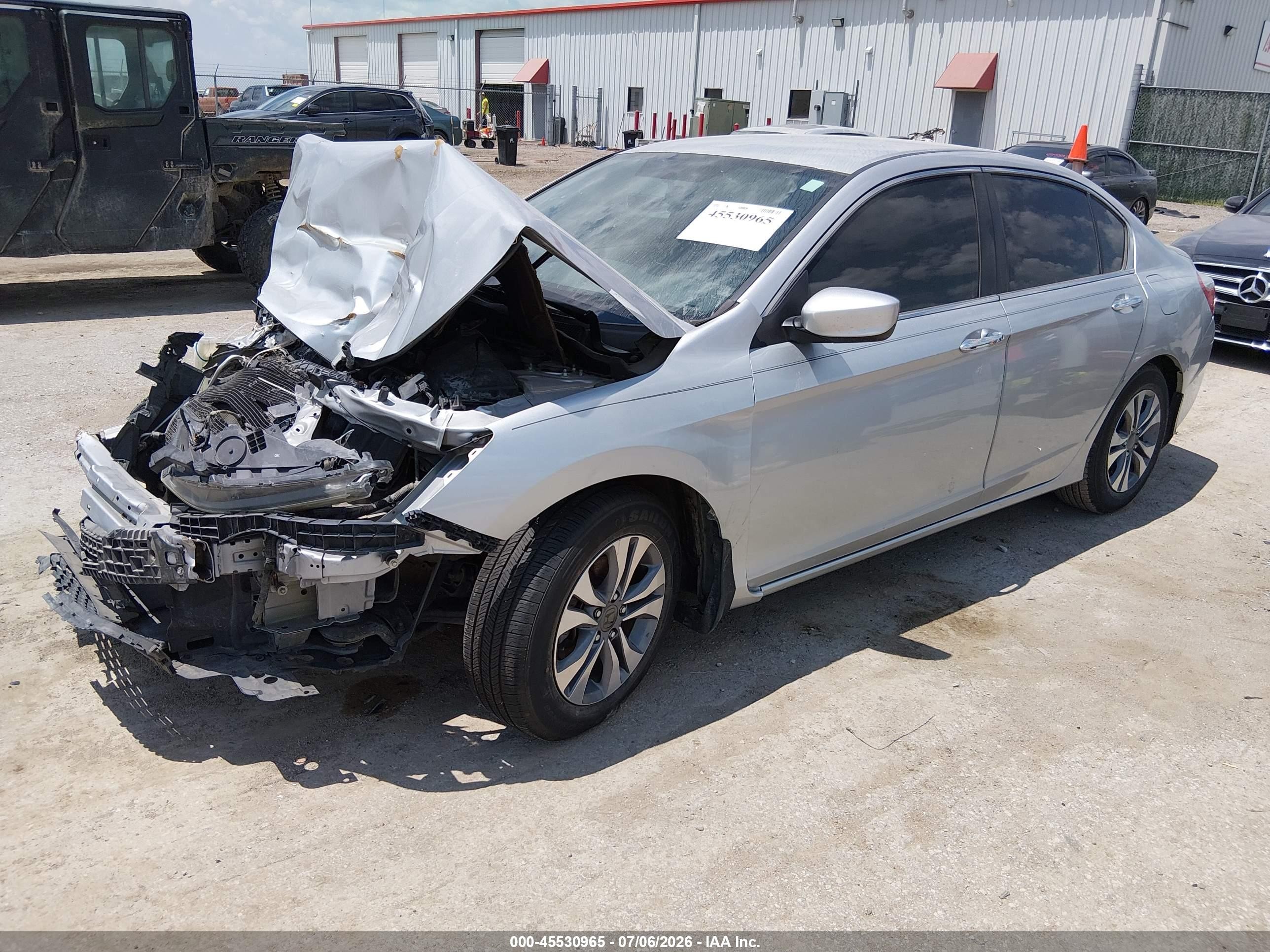 2014 Honda Accord Lx Silver vin: 1HGCR2F38EA010892