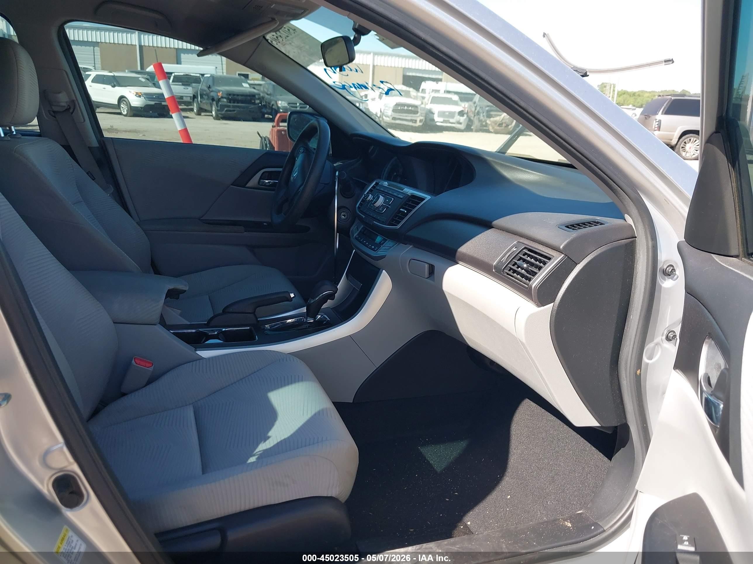 2014 Honda Accord Lx Серебряный vin: 1HGCR2F38EA144253