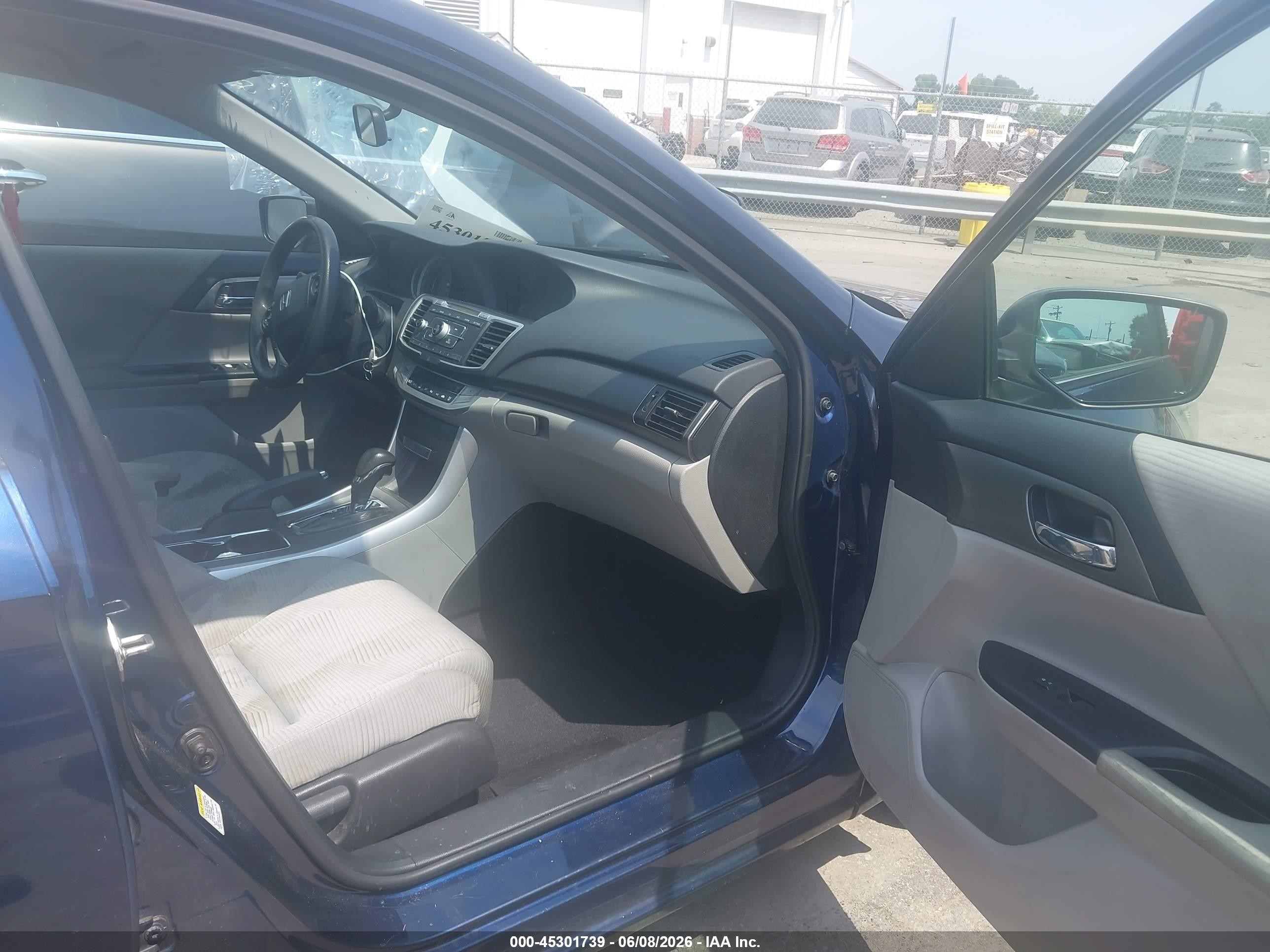 2015 Honda Accord Lx Blue vin: 1HGCR2F38FA028603