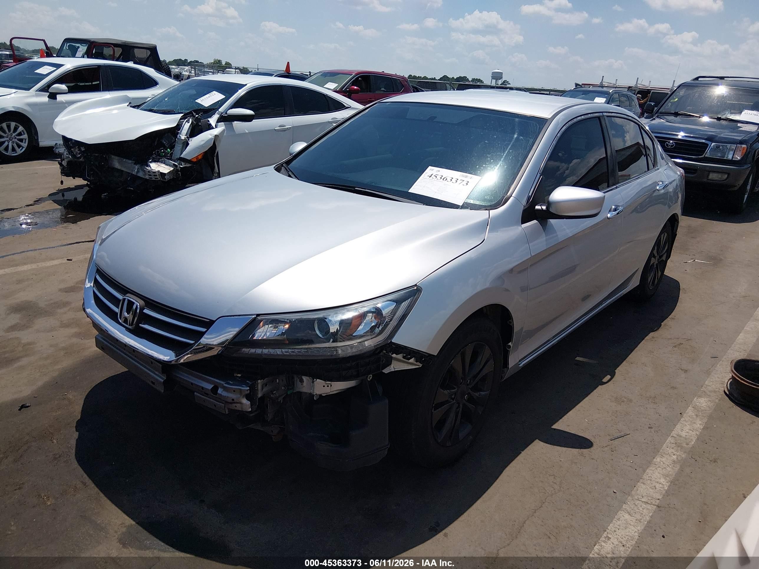 2015 Honda Accord Lx Серебряный vin: 1HGCR2F38FA084704