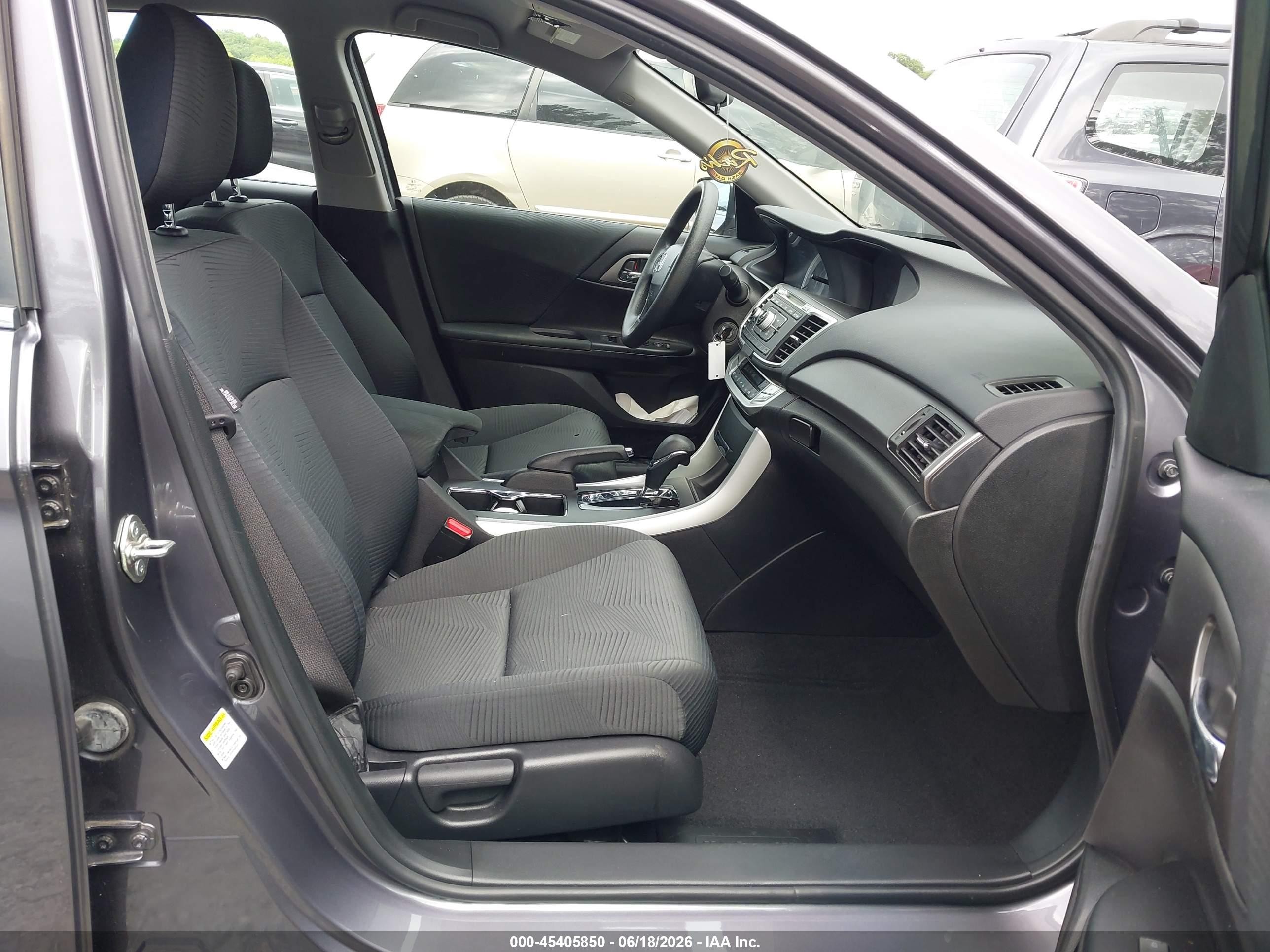 2015 Honda Accord Lx Серый vin: 1HGCR2F38FA183961