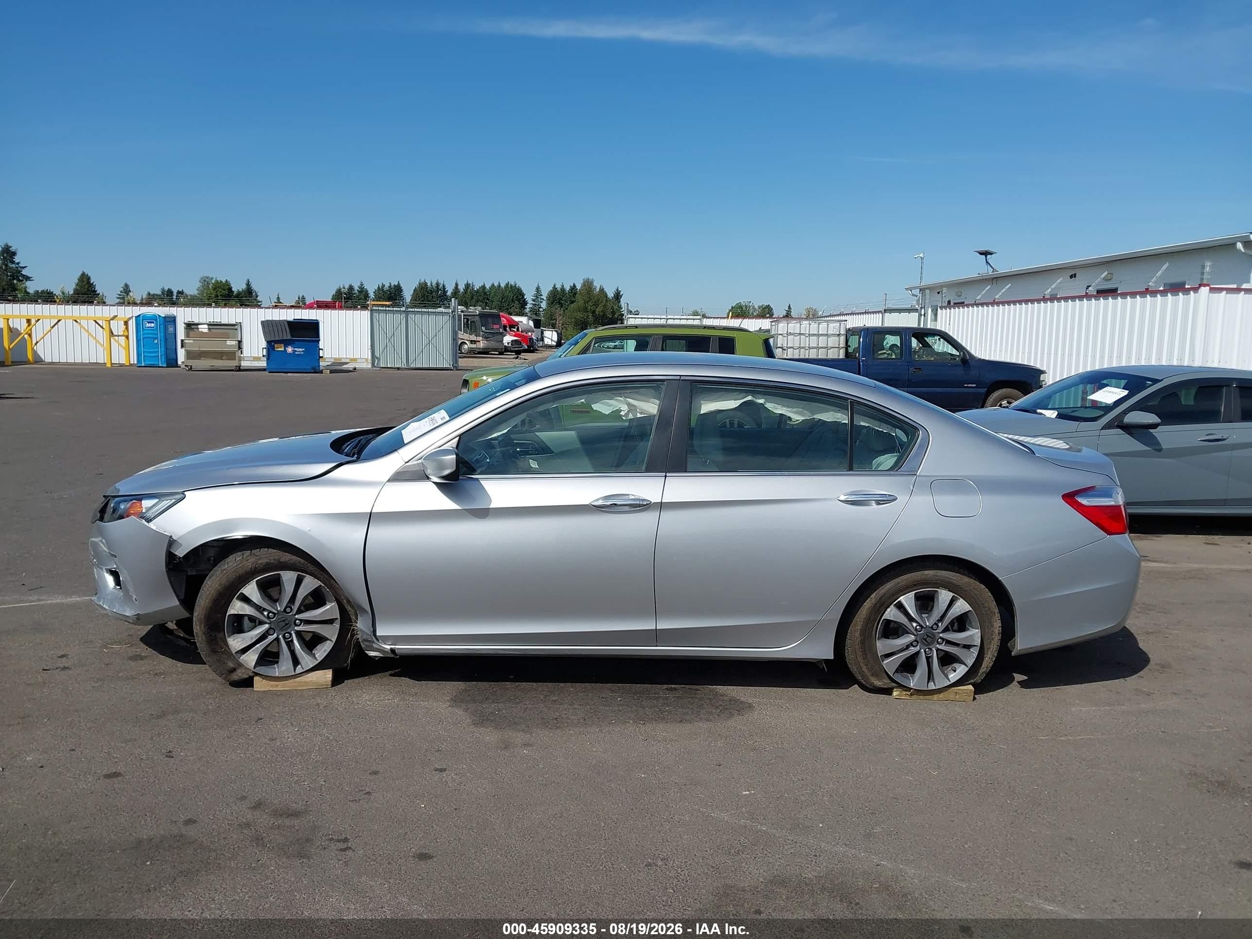 2015 Honda Accord Lx Серебряный vin: 1HGCR2F38FA187895