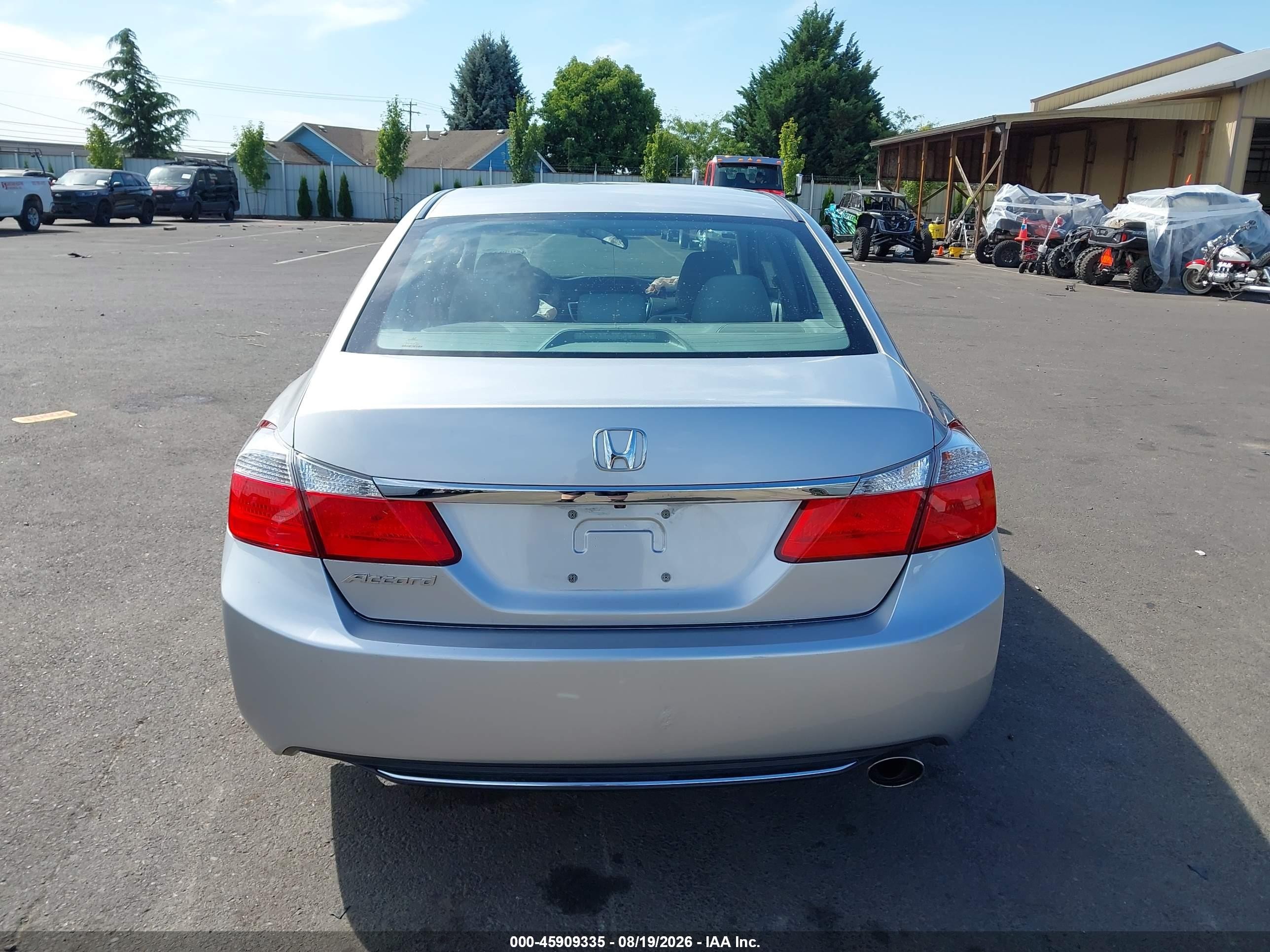 2015 Honda Accord Lx Серебряный vin: 1HGCR2F38FA187895