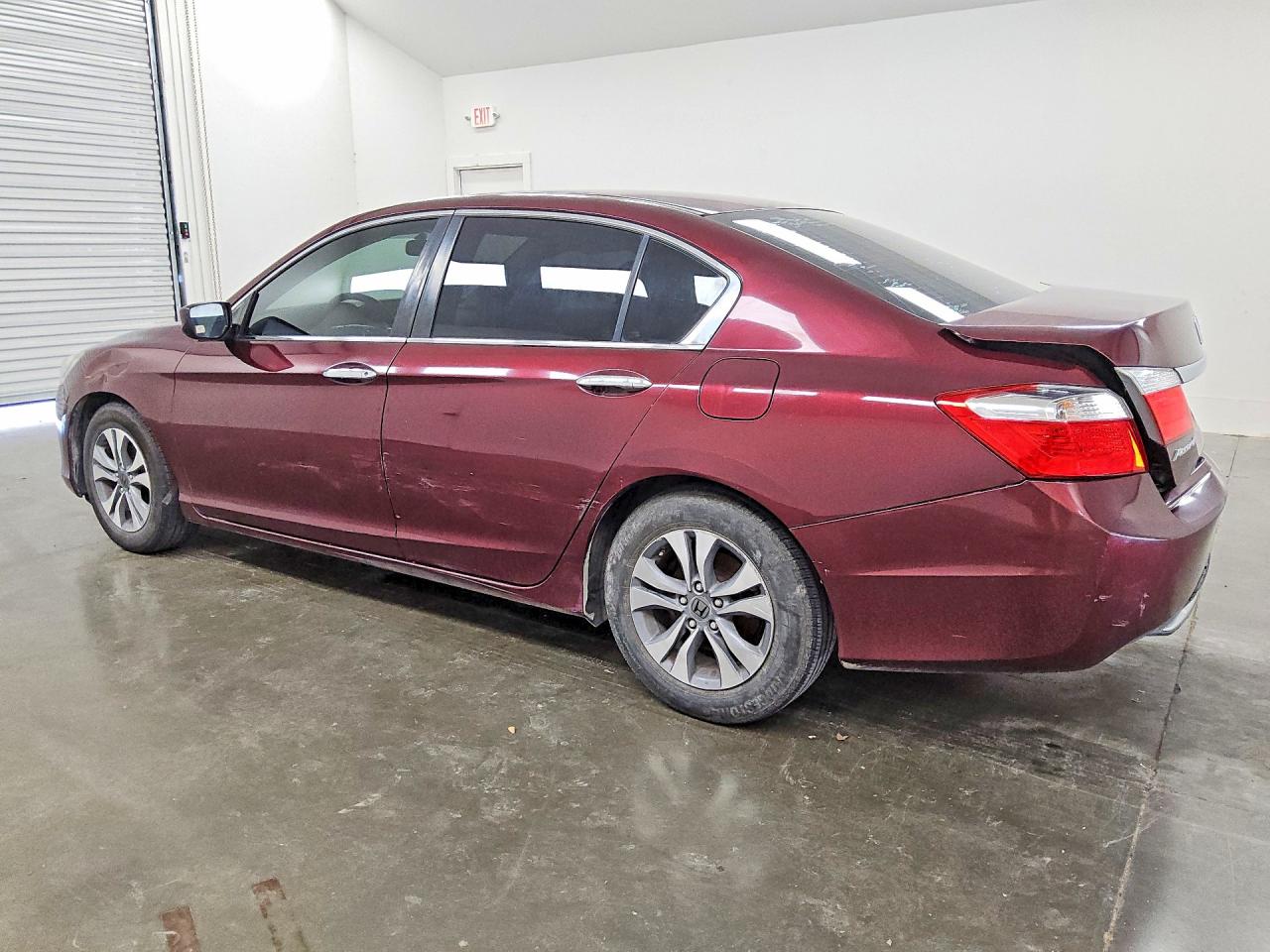 2015 Honda Accord Burgundy vin: 1HGCR2F38FA223780