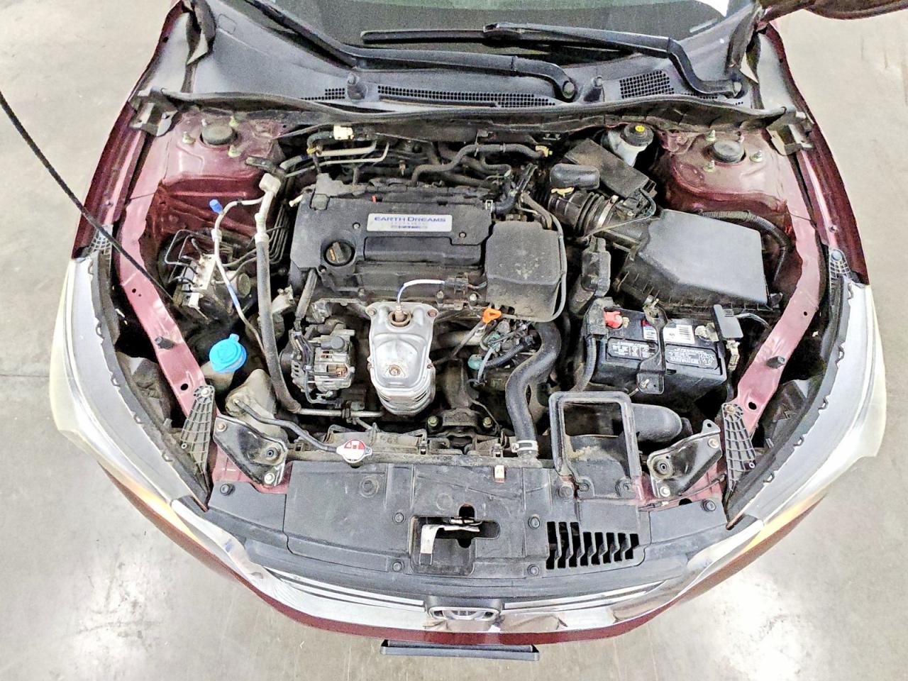 2015 Honda Accord Burgundy vin: 1HGCR2F38FA223780