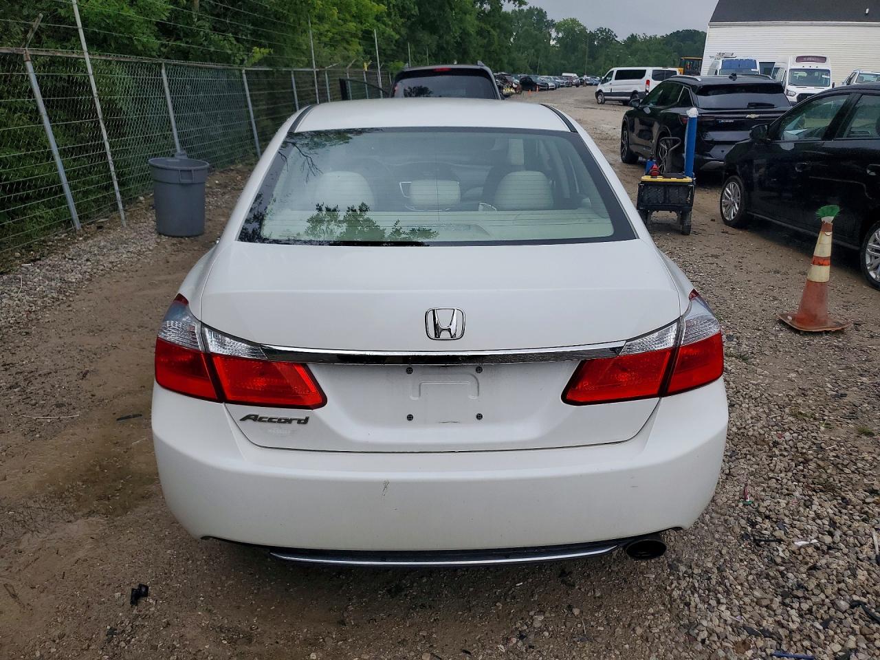 2015 Honda Accord Lx White vin: 1HGCR2F38FA271716