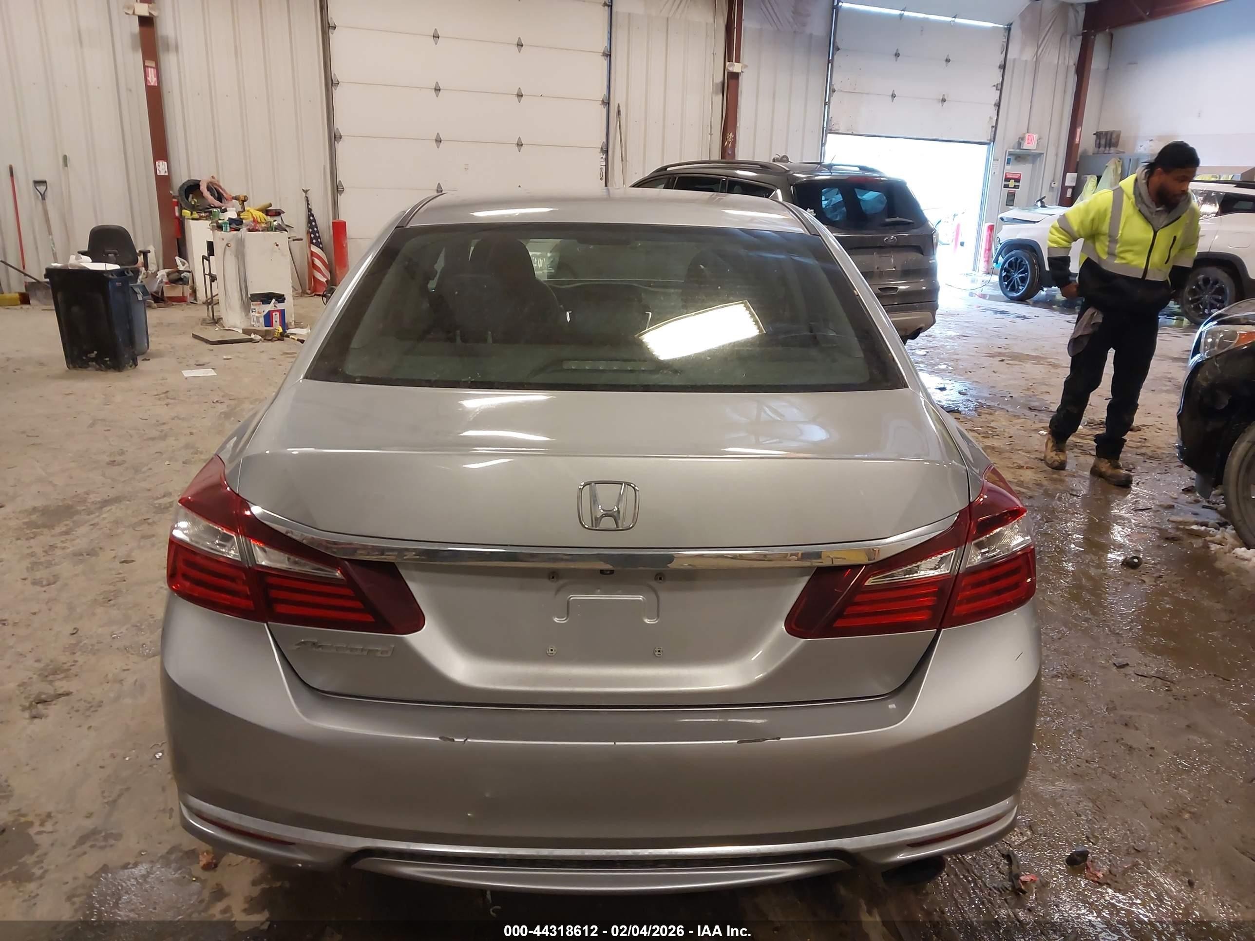 2017 Honda Accord Lx Silver vin: 1HGCR2F38HA279642