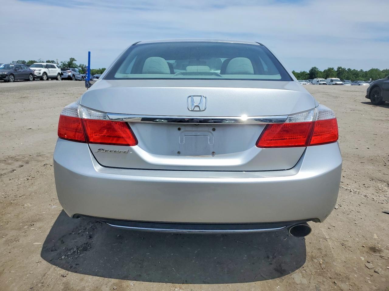 2013 Honda Accord Lx Silver vin: 1HGCR2F39DA011936