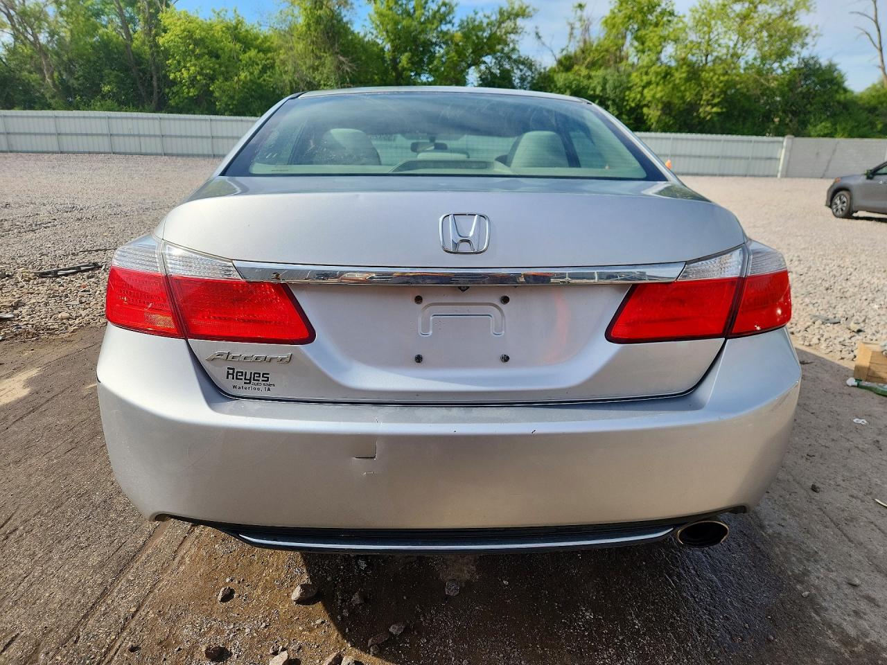2013 Honda Accord Lx Silver vin: 1HGCR2F39DA093084