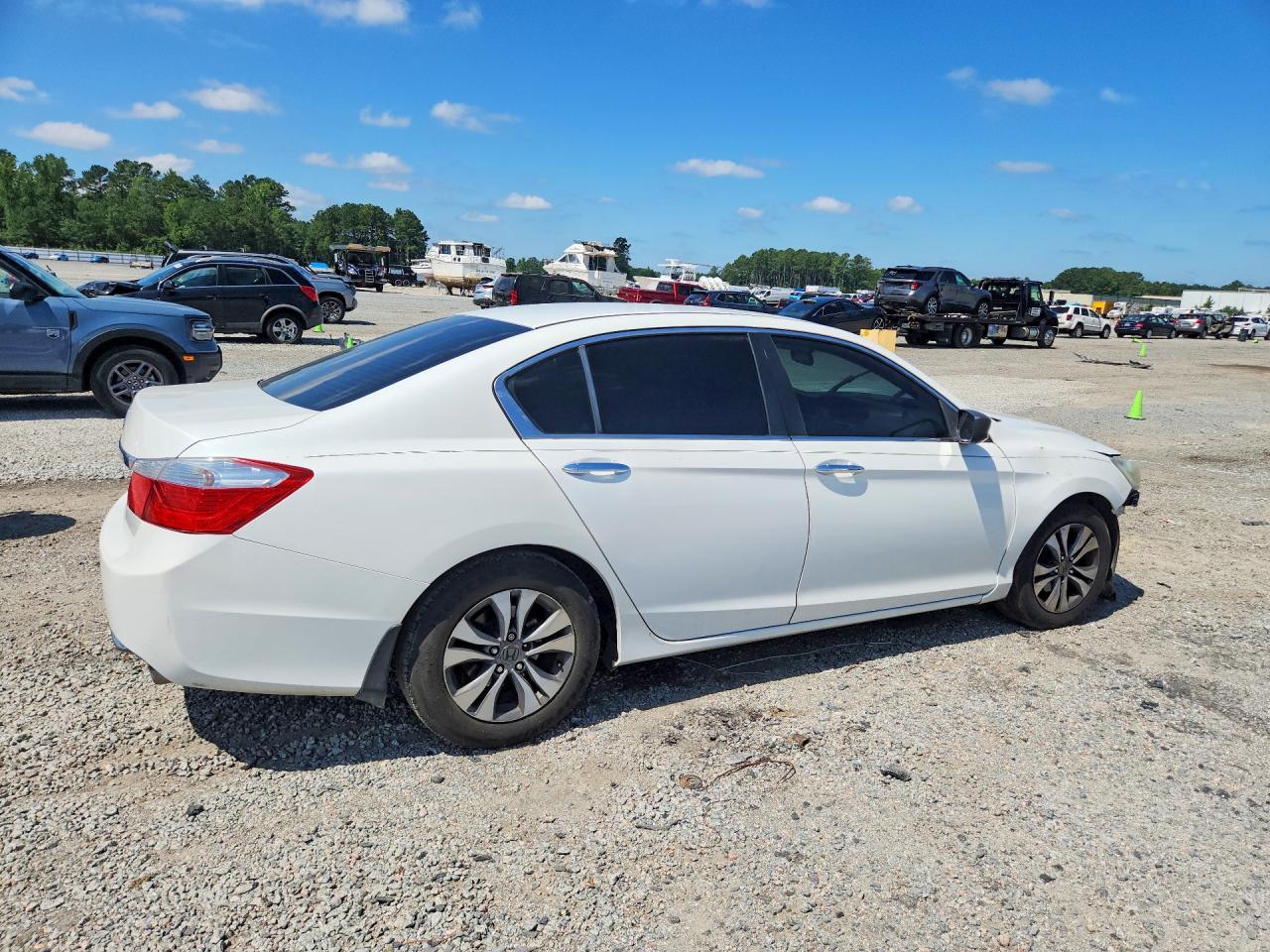 2013 Honda Accord White vin: 1HGCR2F39DA117559