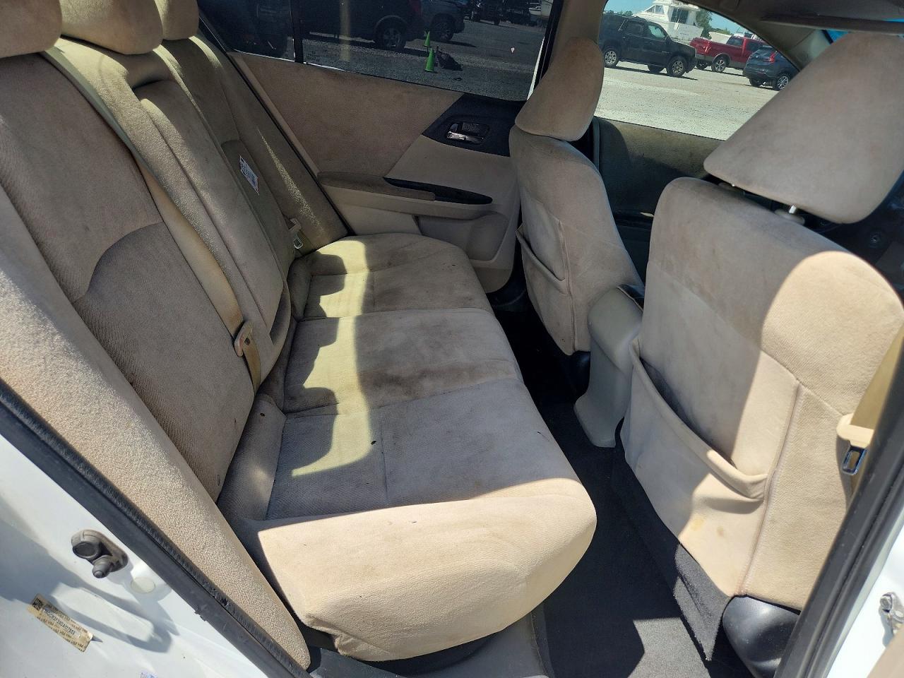 2013 Honda Accord White vin: 1HGCR2F39DA117559