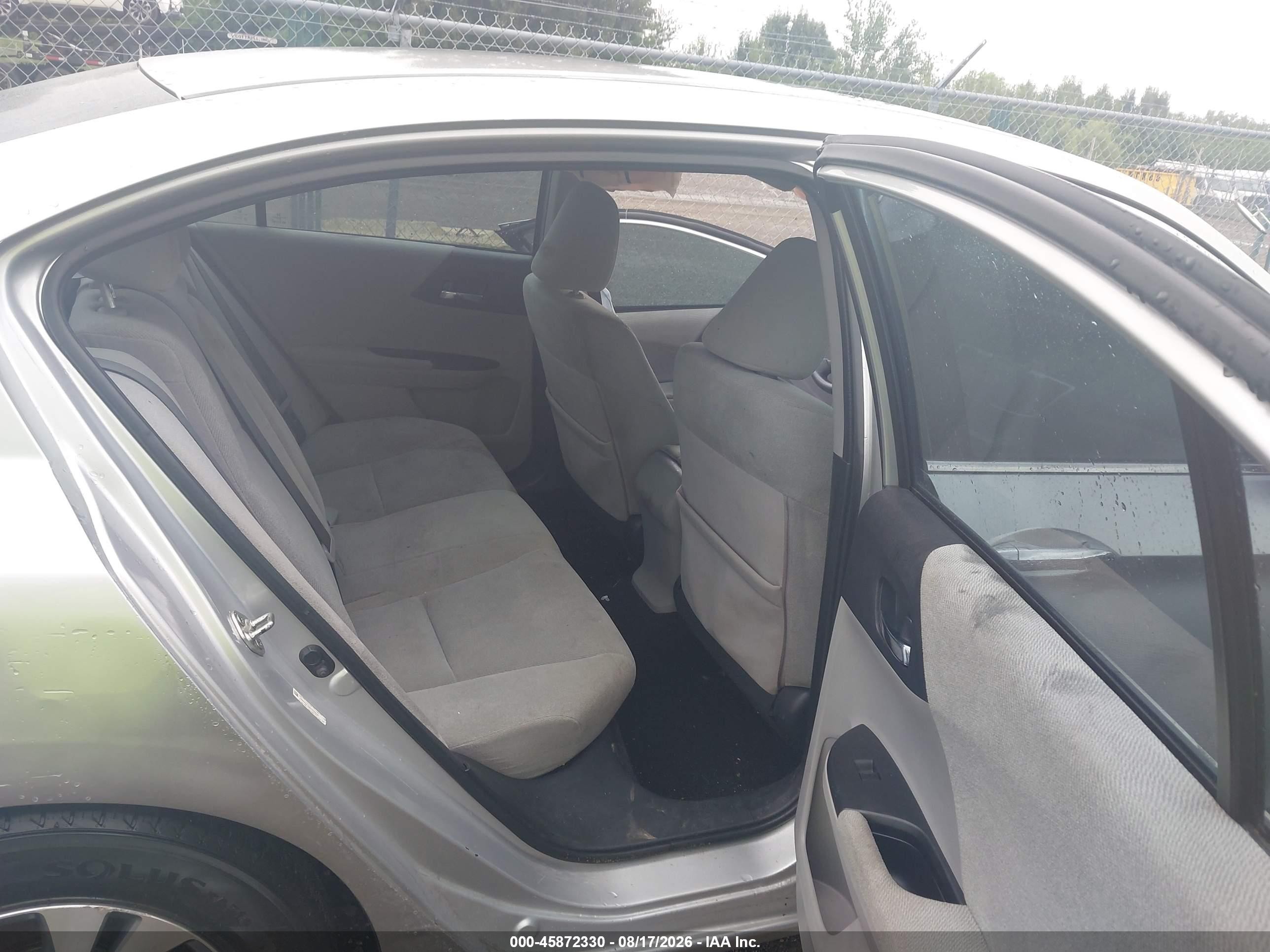 2013 Honda Accord Lx Серебряный vin: 1HGCR2F39DA209545