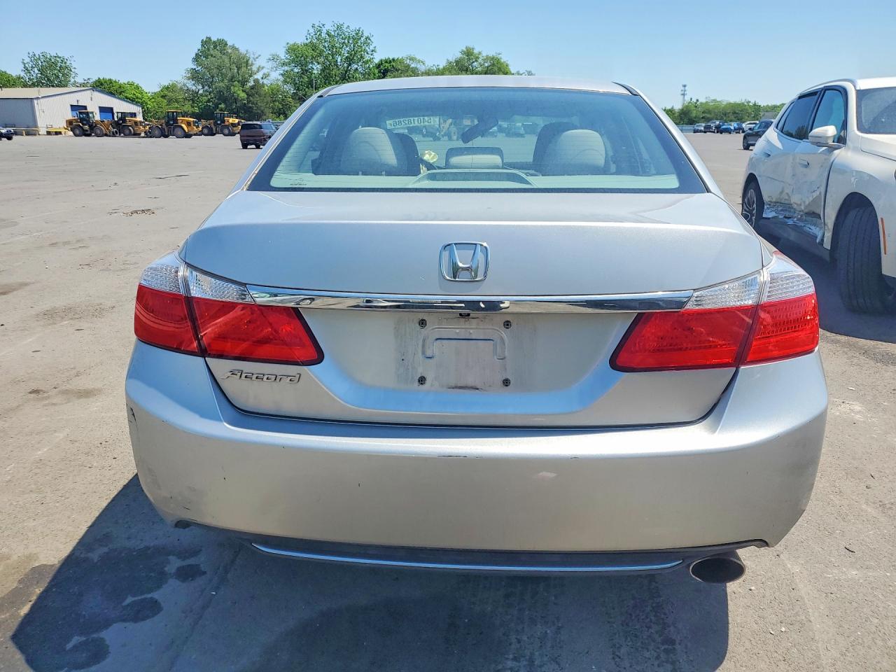 2014 Honda Accord Lx Silver vin: 1HGCR2F39EA240604