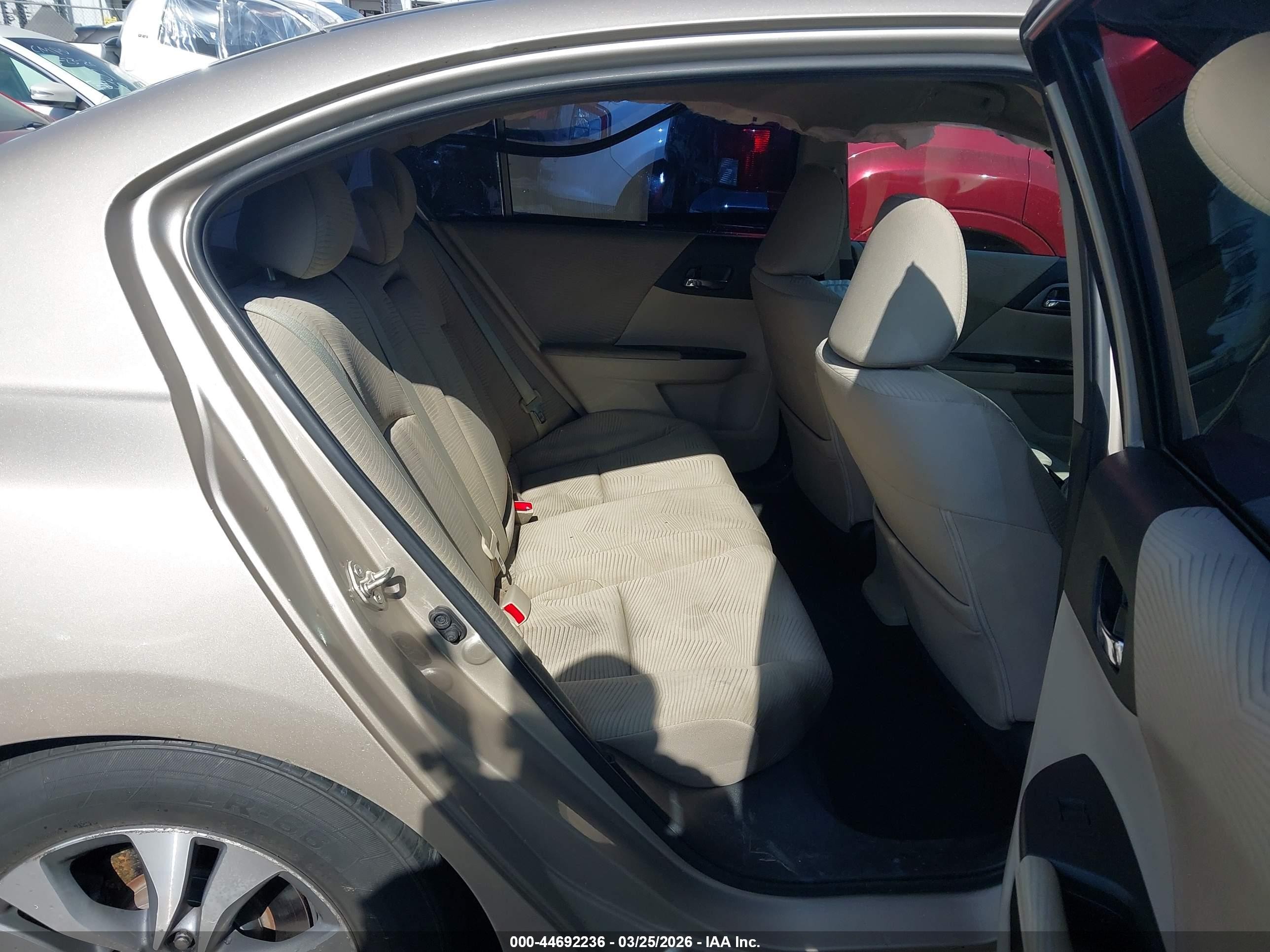 2015 Honda Accord Lx Бежевый vin: 1HGCR2F39FA029923