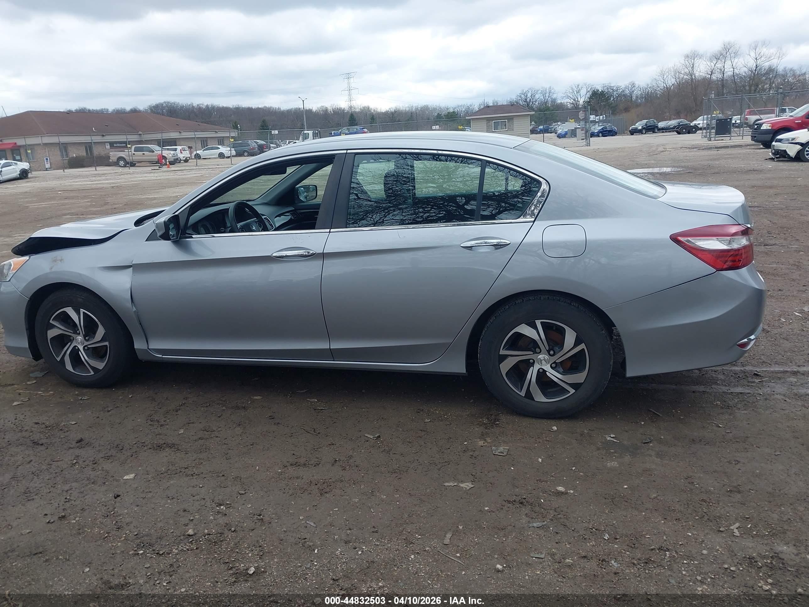 2016 Honda Accord Lx Серебряный vin: 1HGCR2F39GA045217