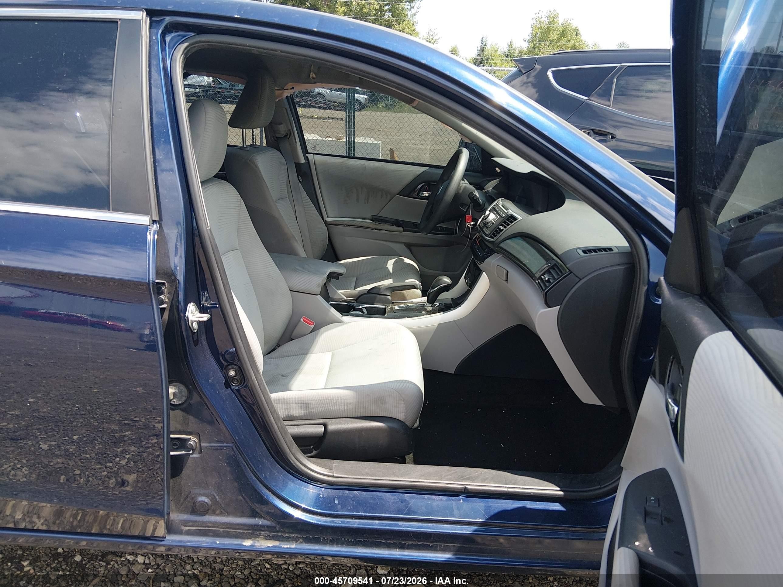 2017 Honda Accord Lx Blue vin: 1HGCR2F39HA303222