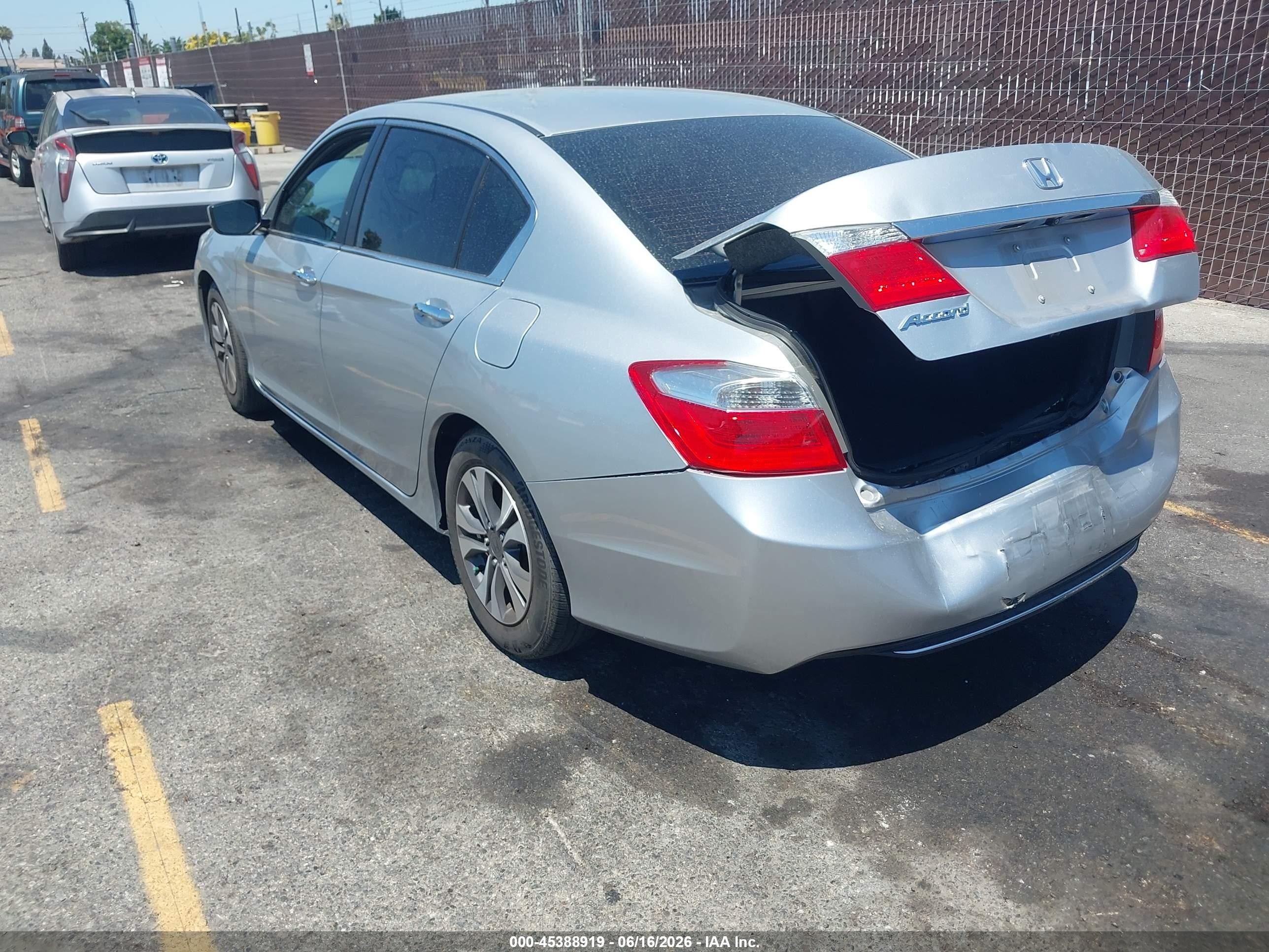 2013 Honda Accord Lx Silver vin: 1HGCR2F3XDA053872