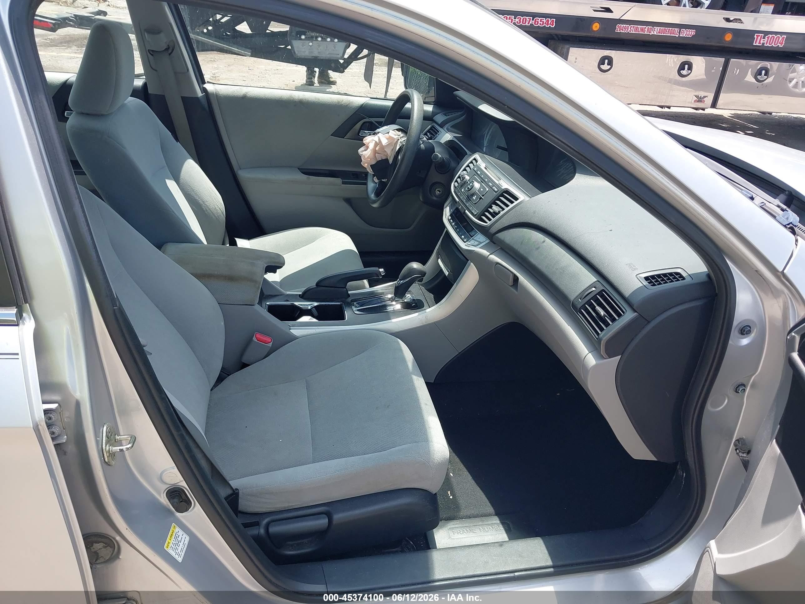 2013 Honda Accord Lx Silver vin: 1HGCR2F3XDA264439