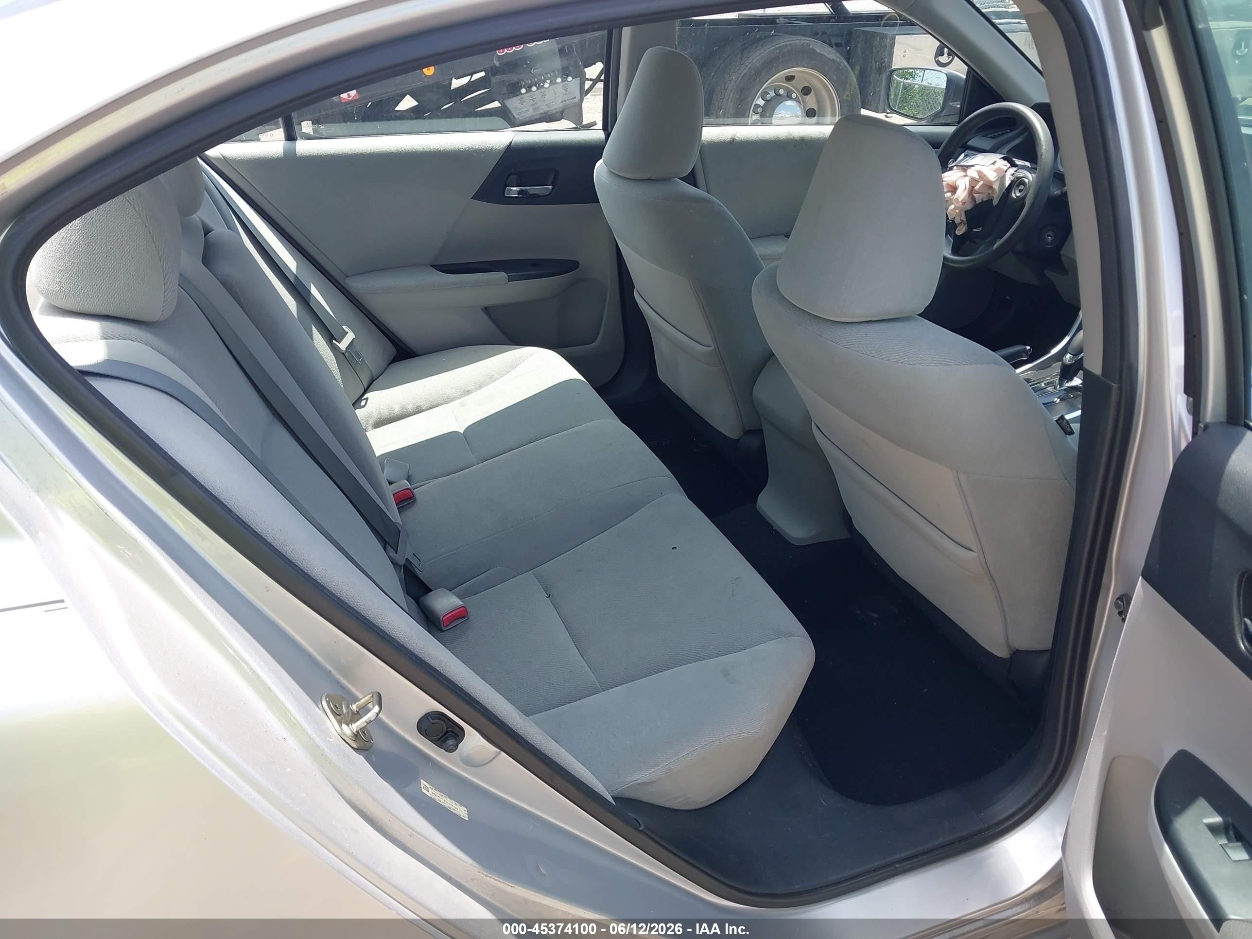 2013 Honda Accord Lx Silver vin: 1HGCR2F3XDA264439