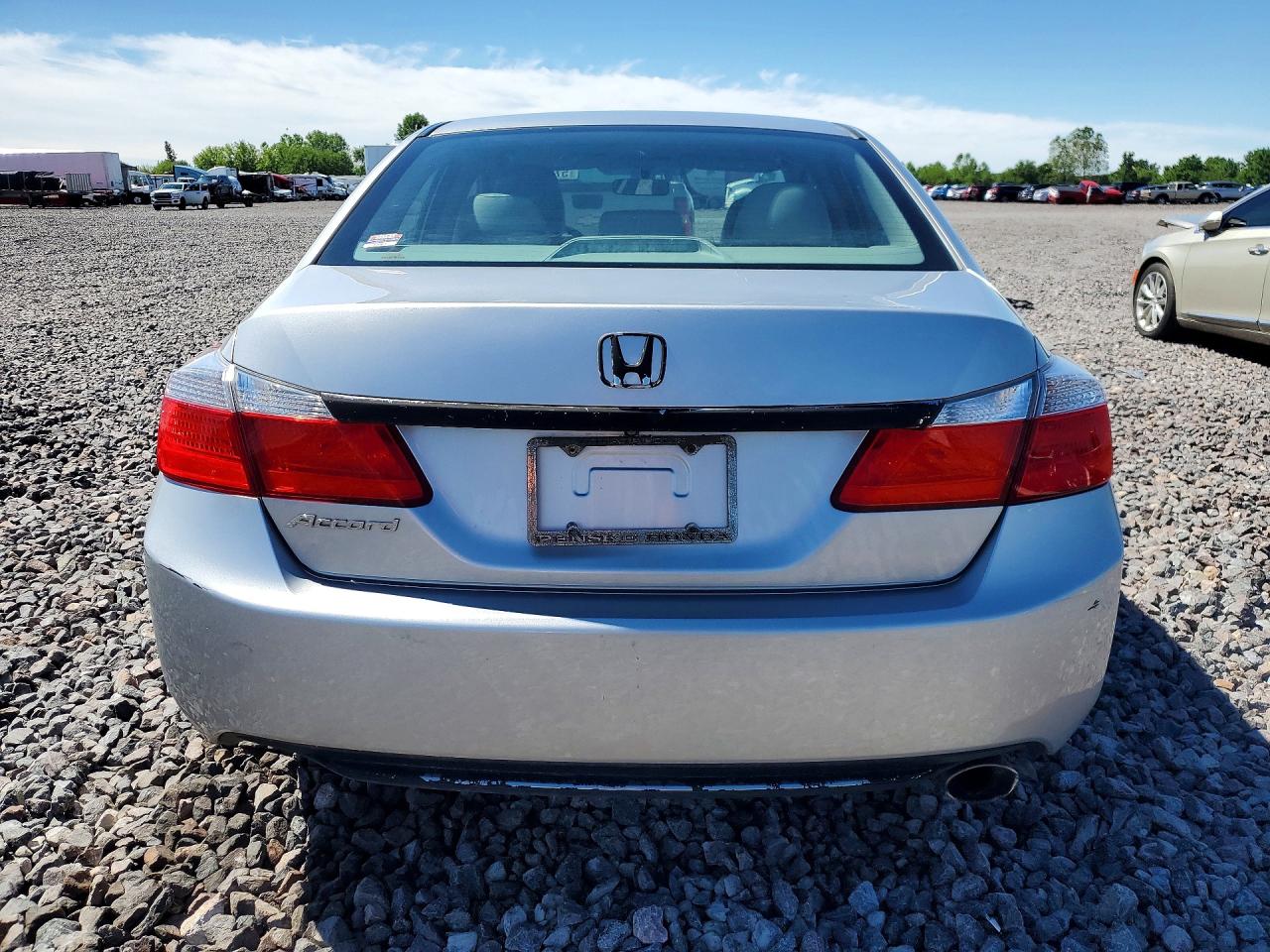 2015 Honda Accord Lx Silver vin: 1HGCR2F3XFA044656