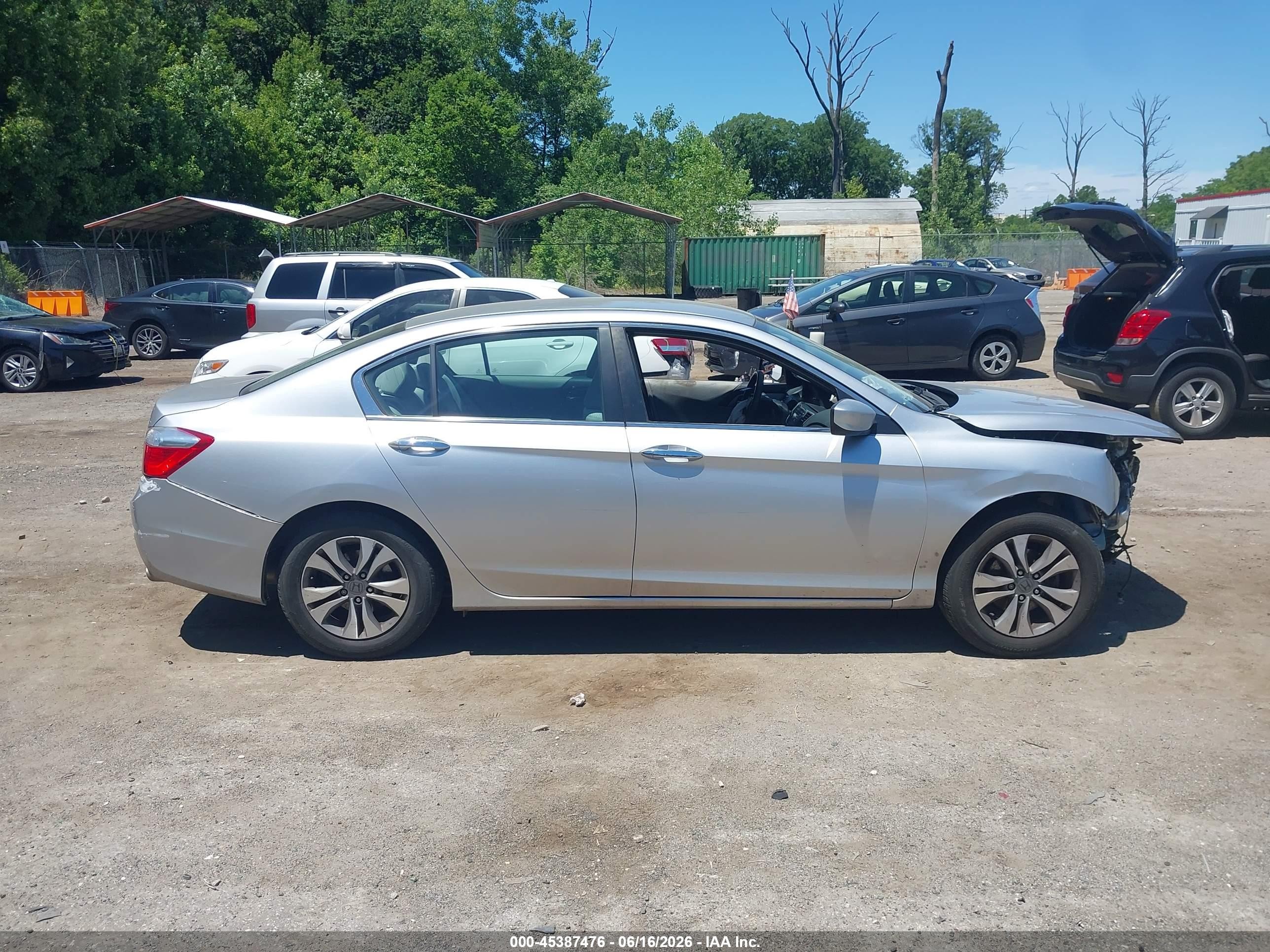 2015 Honda Accord Lx Silver vin: 1HGCR2F3XFA048626