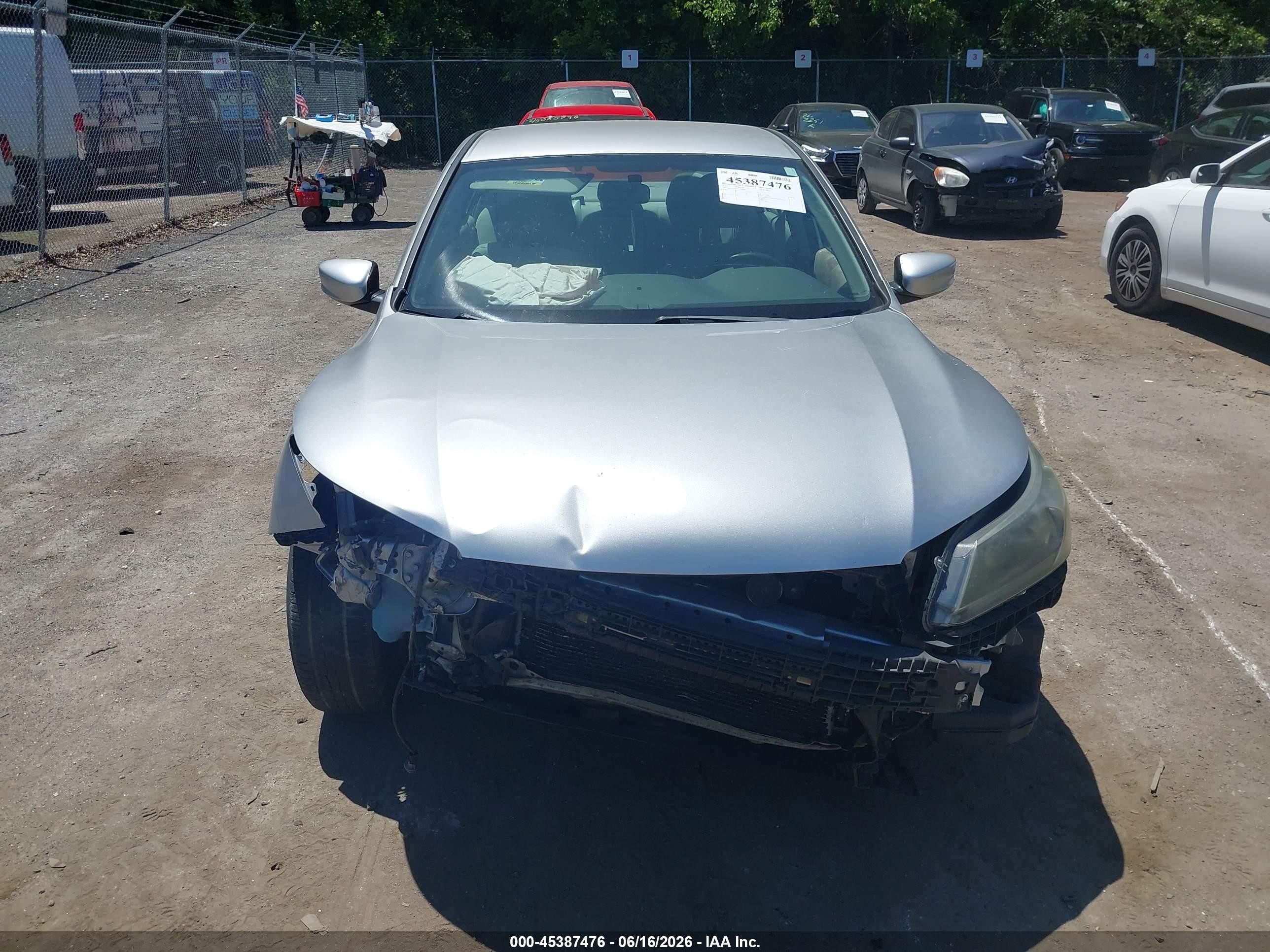 2015 Honda Accord Lx Silver vin: 1HGCR2F3XFA048626