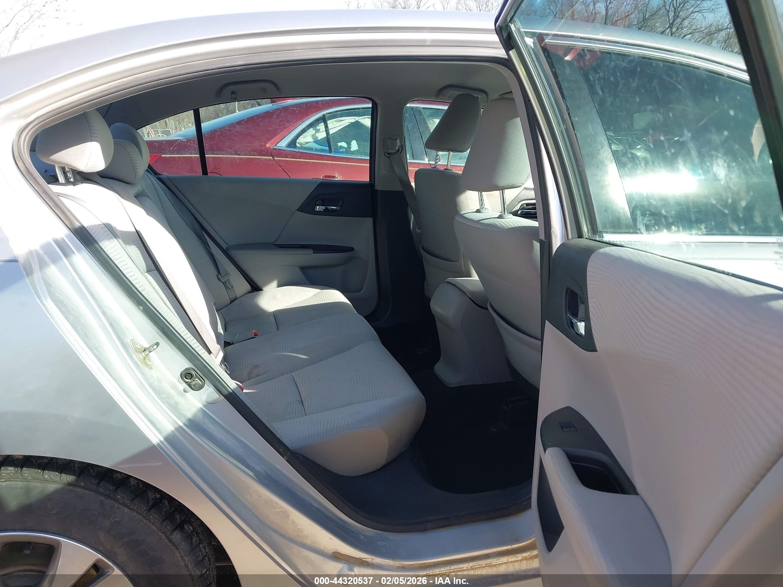 2015 Honda Accord Lx Silver vin: 1HGCR2F3XFA090990