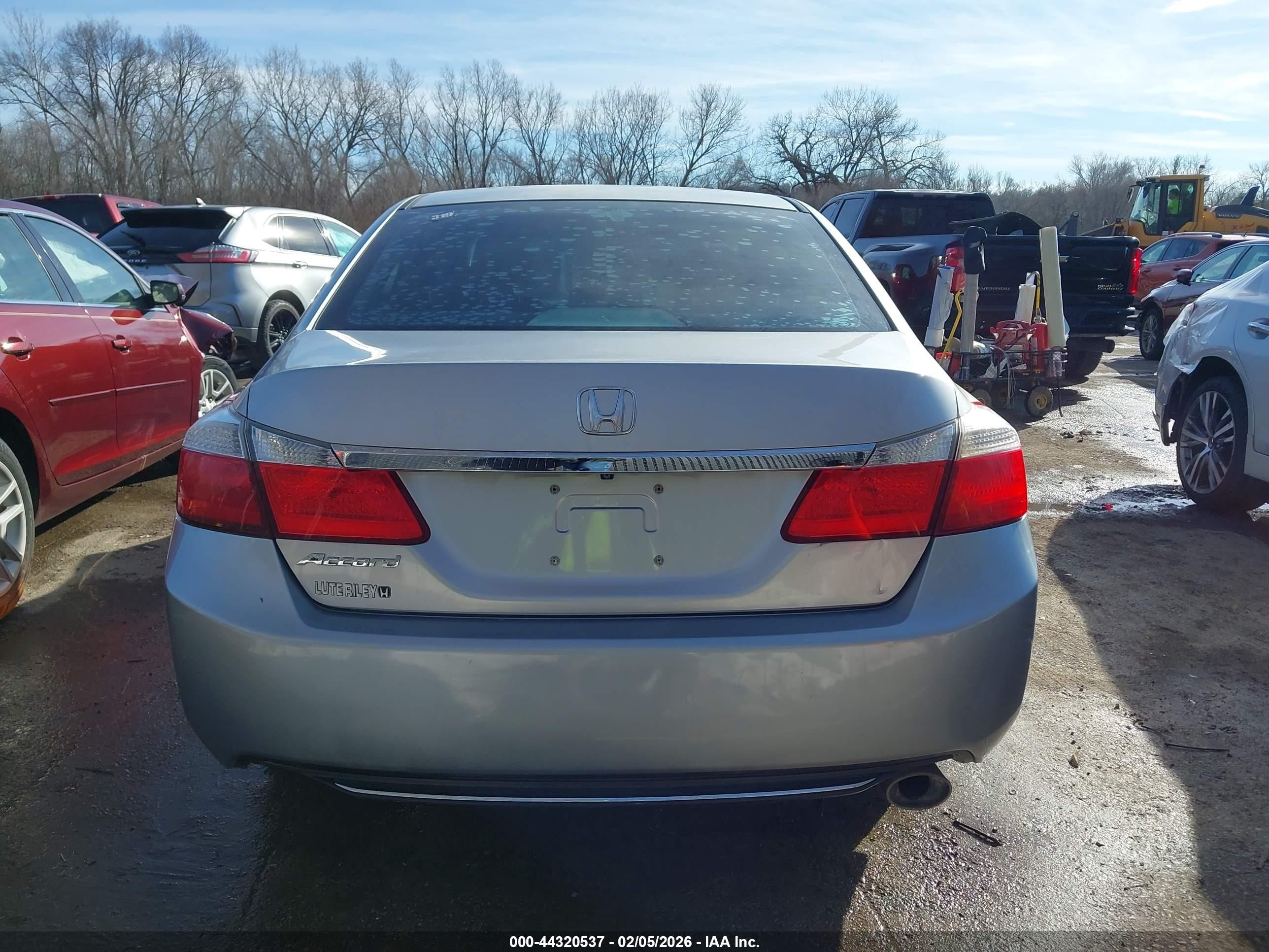 2015 Honda Accord Lx Silver vin: 1HGCR2F3XFA090990